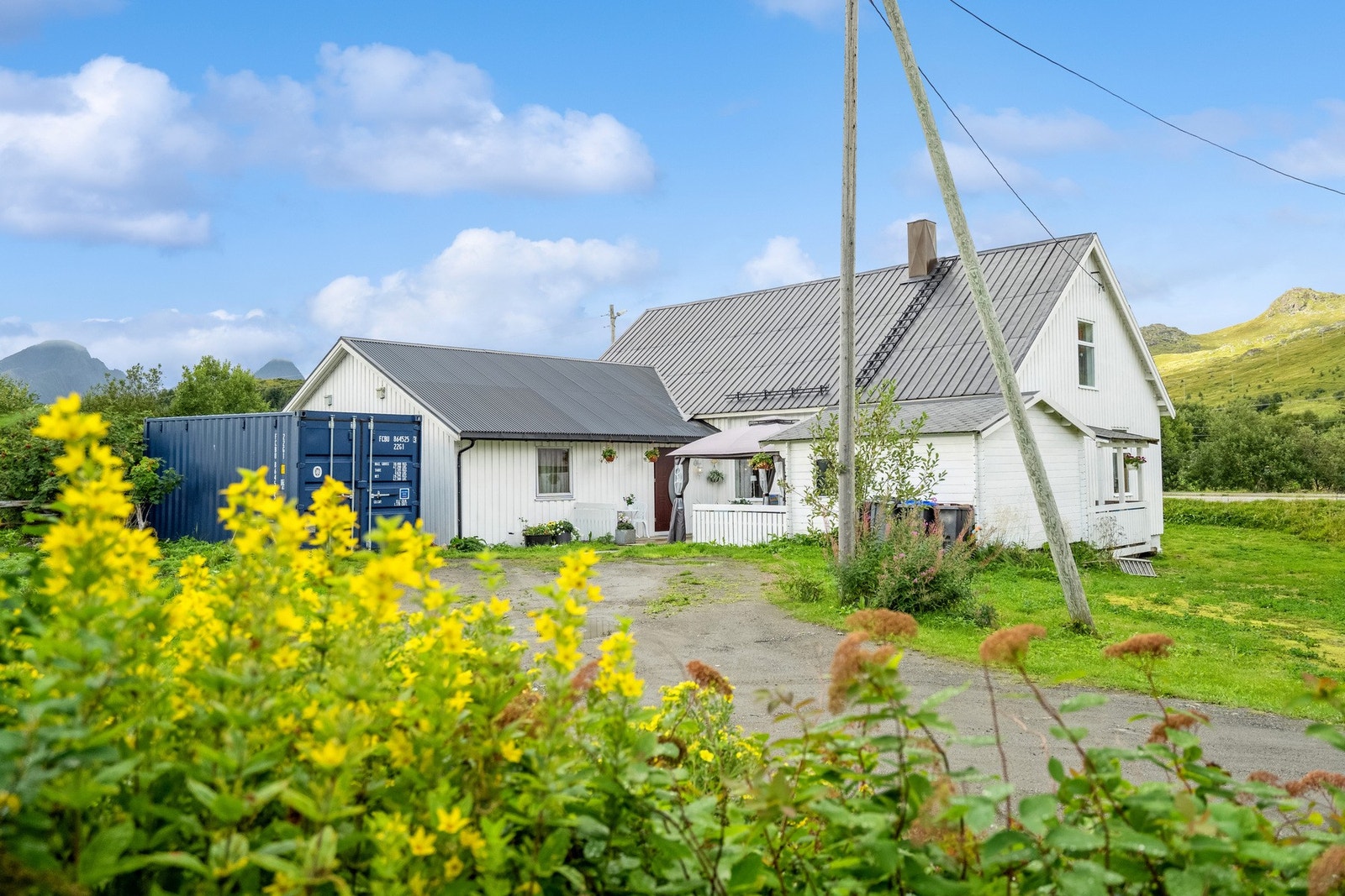 Parkering på egen tomt. Galleribilde