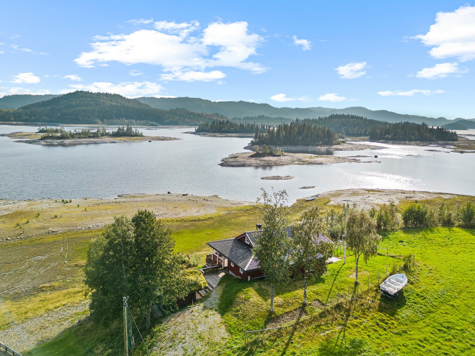 Velkommen til Mosvikvegen 1830 - Hytte ved Meltingen - presentert av EiendomsMegler 1v/Odd Bremnes Galleribilde