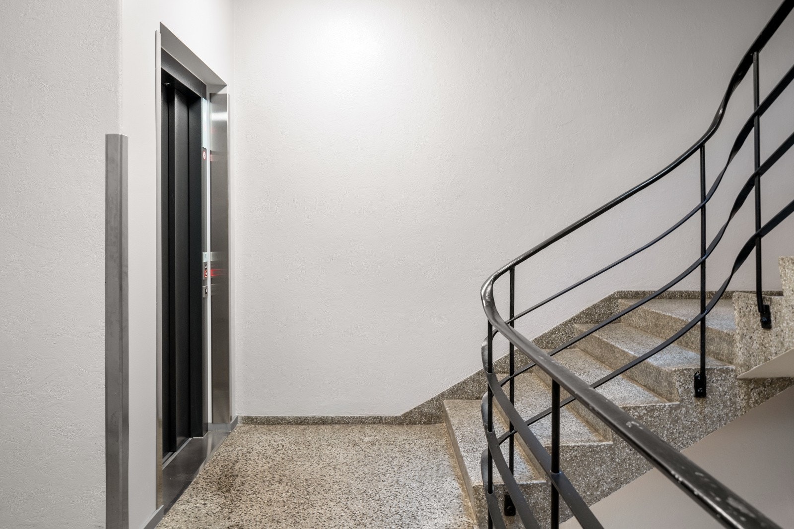 Tilgang via heis eller trapper. Galleribilde