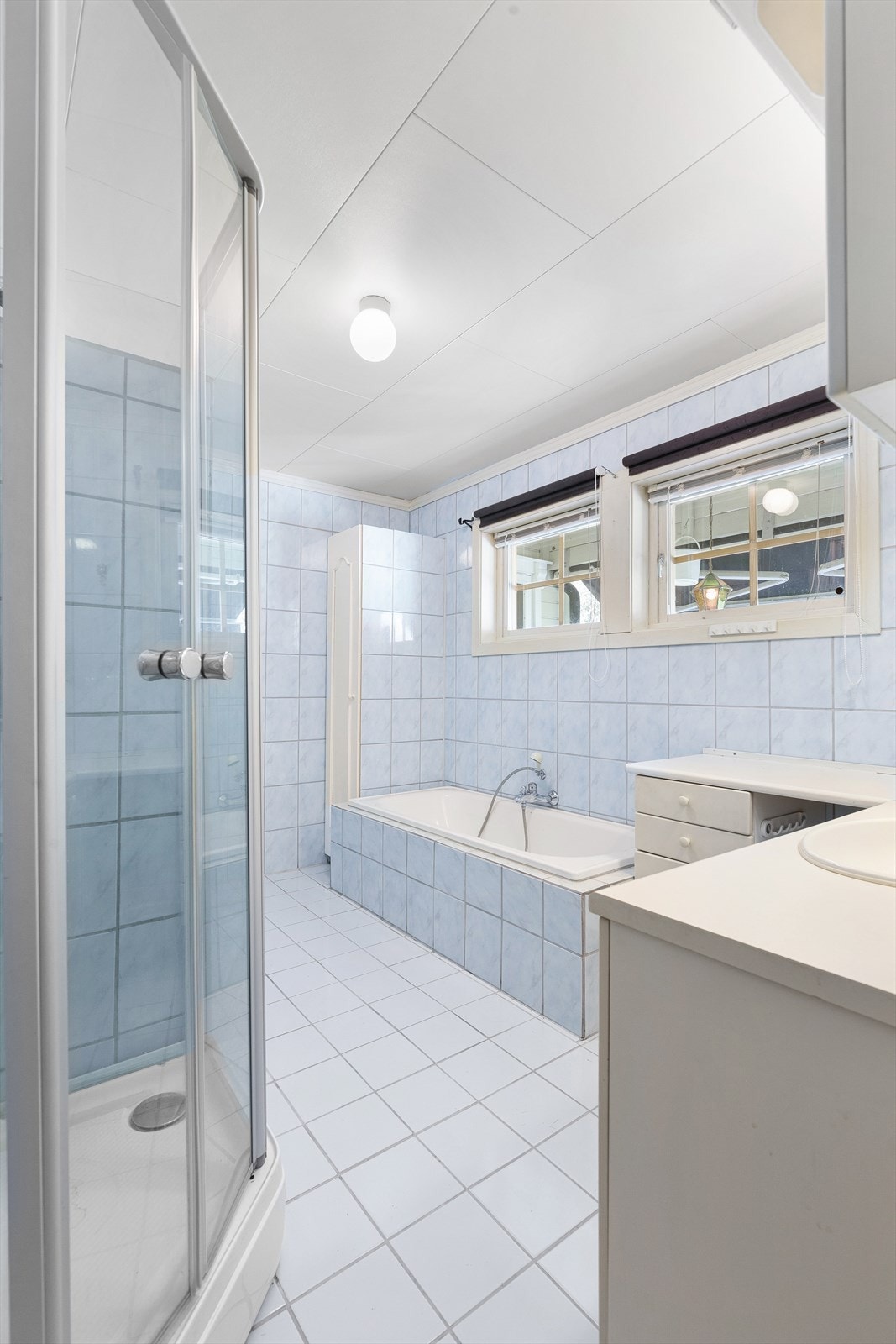 Rommet har elektrisk gulvvarme. Galleribilde