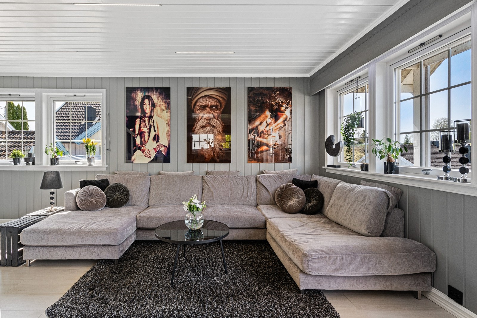 Stuen blir et naturlig samlingspunkt for hele familien. Galleribilde