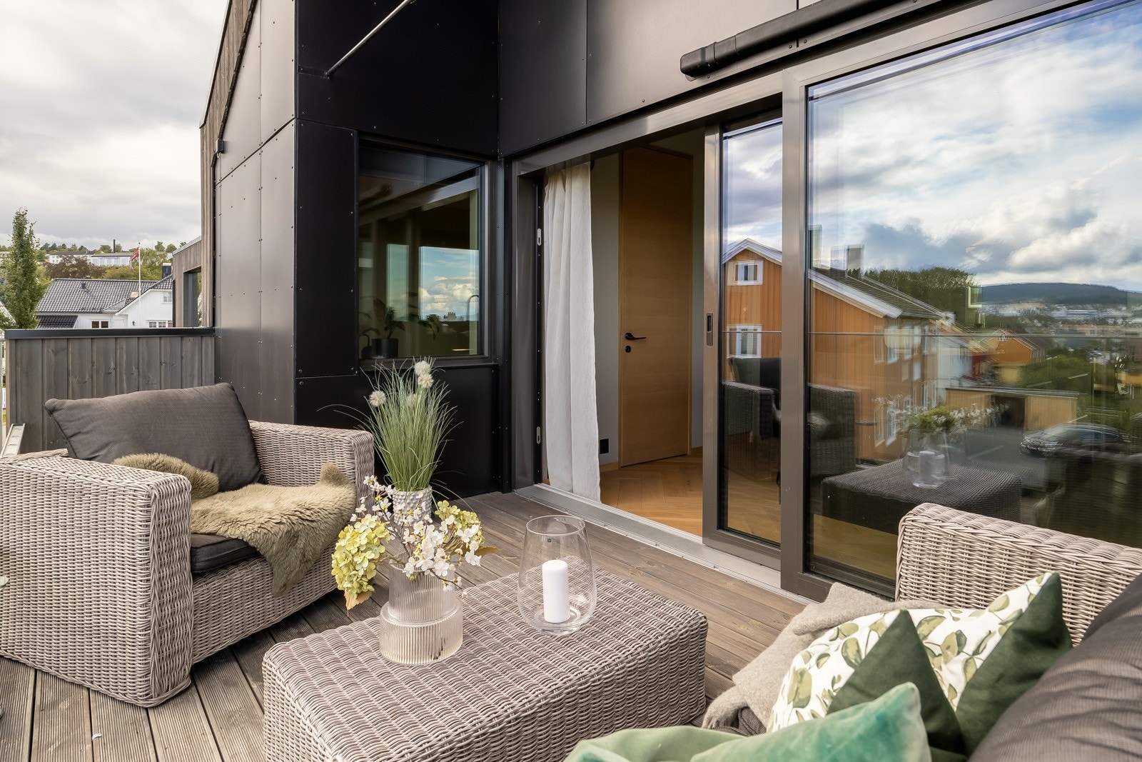 Balkong i hovedetasjen, østvendt. Galleribilde