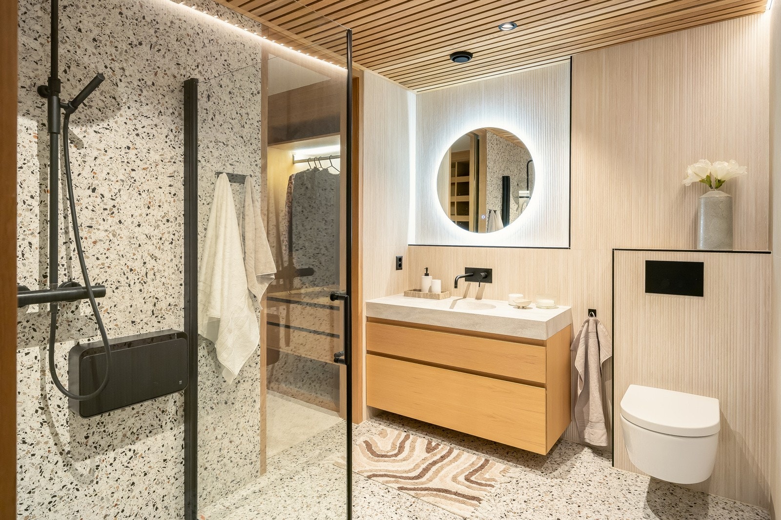 Dusj i masterandelingen rainshower. Galleribilde