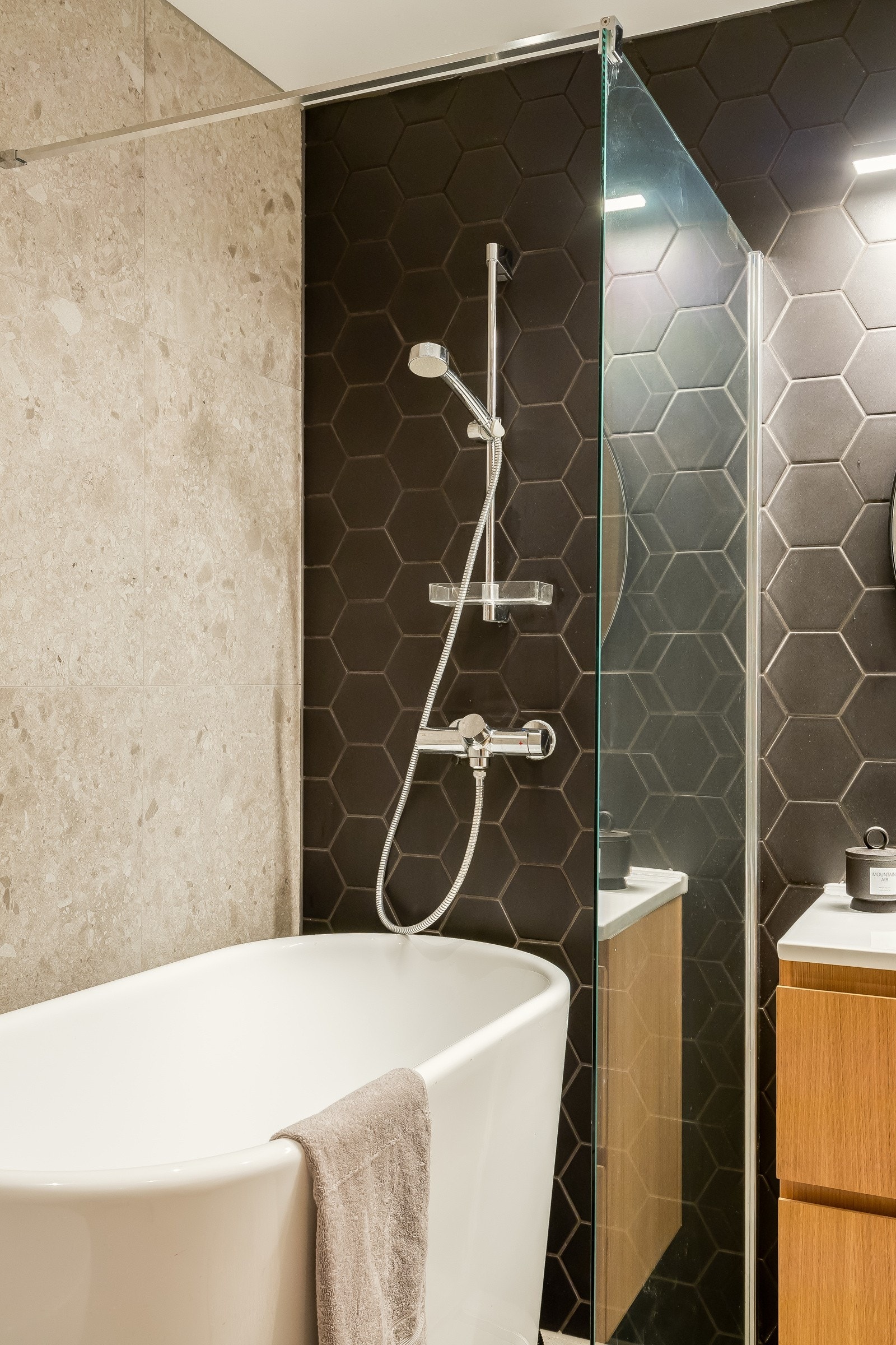 Badekar med dusjmulighet. Galleribilde