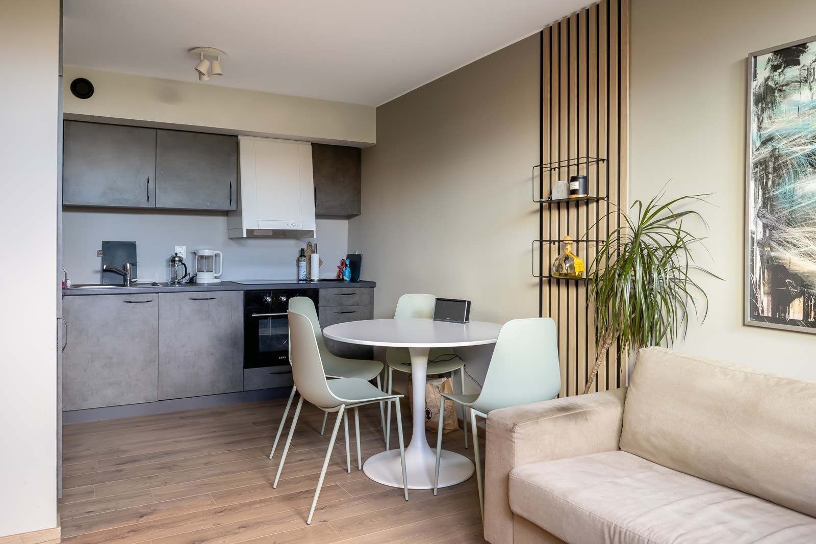 Kjøkken i utleiedel. Galleribilde