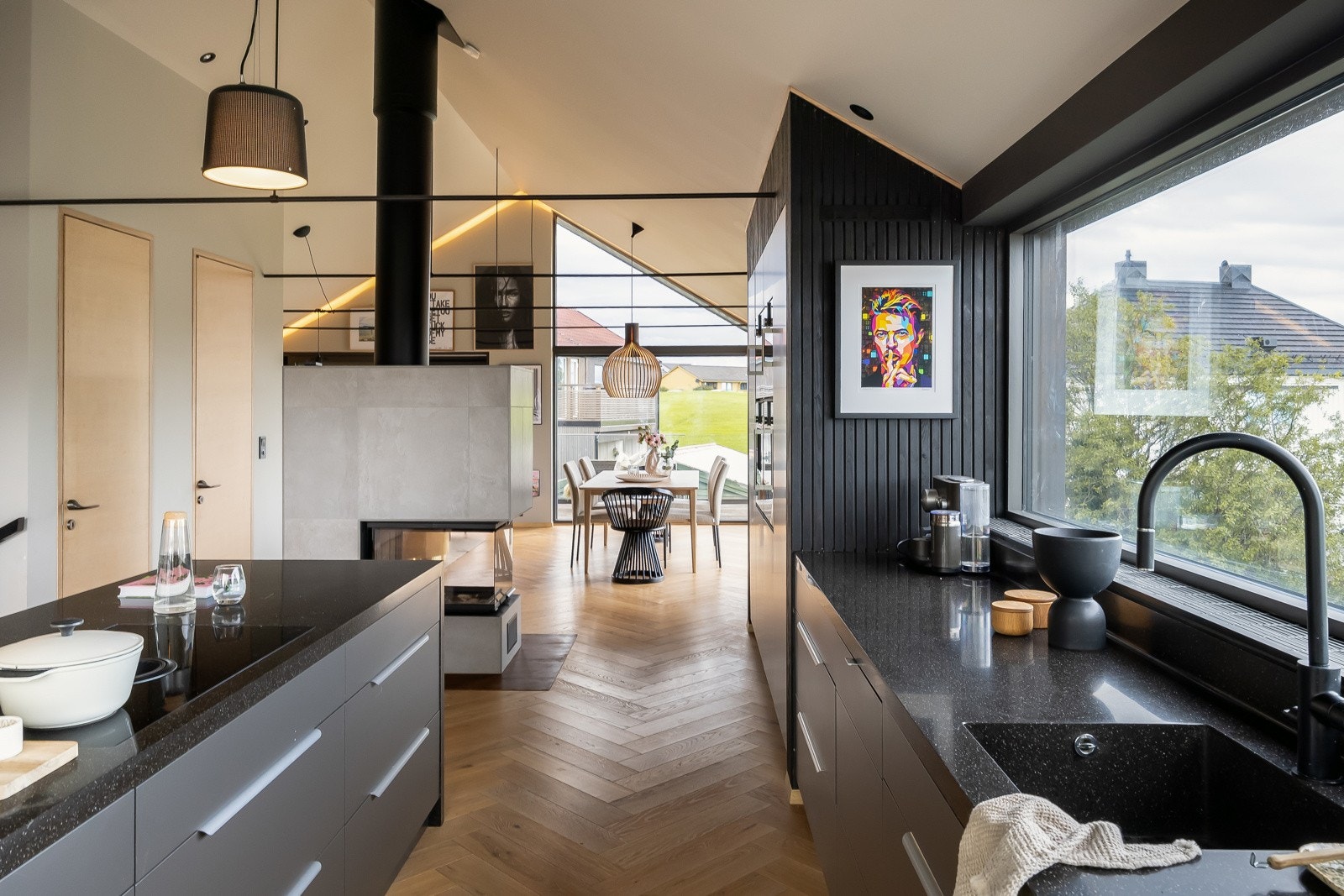 Vask er underlimt som bidrar til å holde kjøkkenet ryddig. Galleribilde