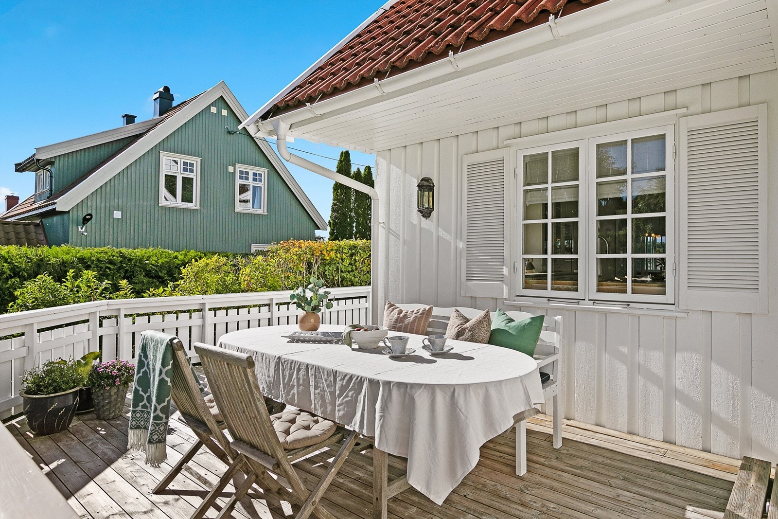 Gode solforhold i hagen og uteplassene Galleribilde