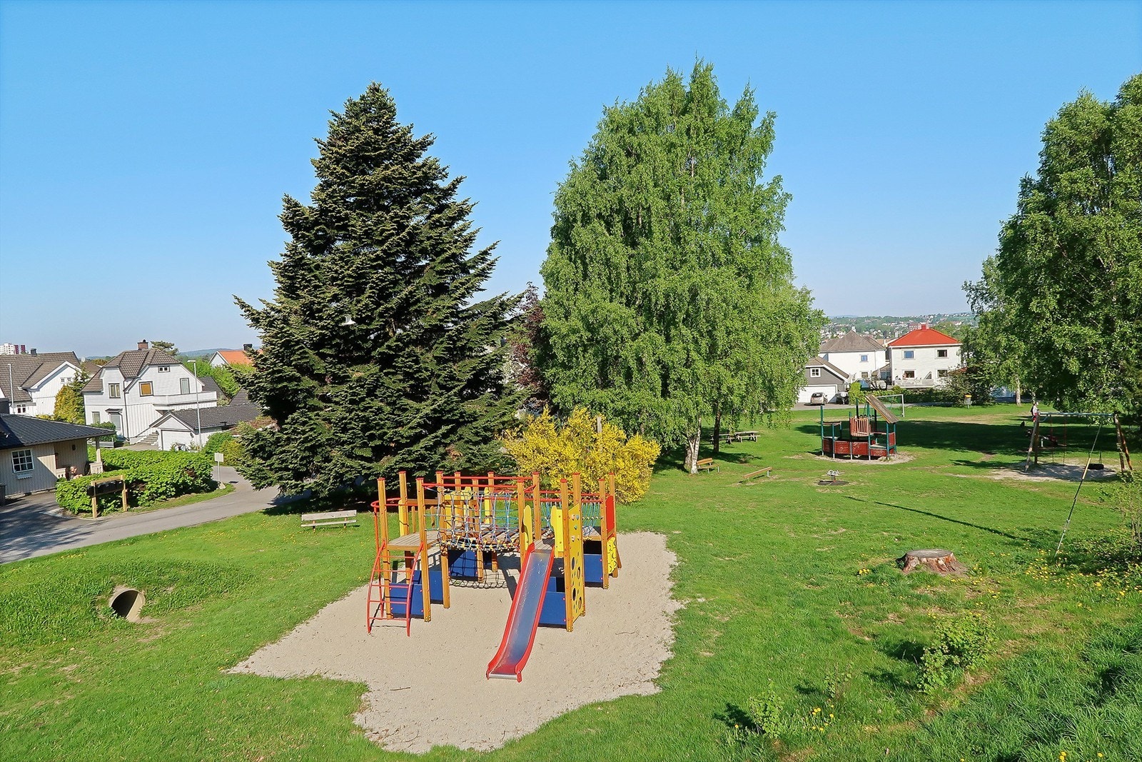 En av flere lekeplass like ved boligen Galleribilde