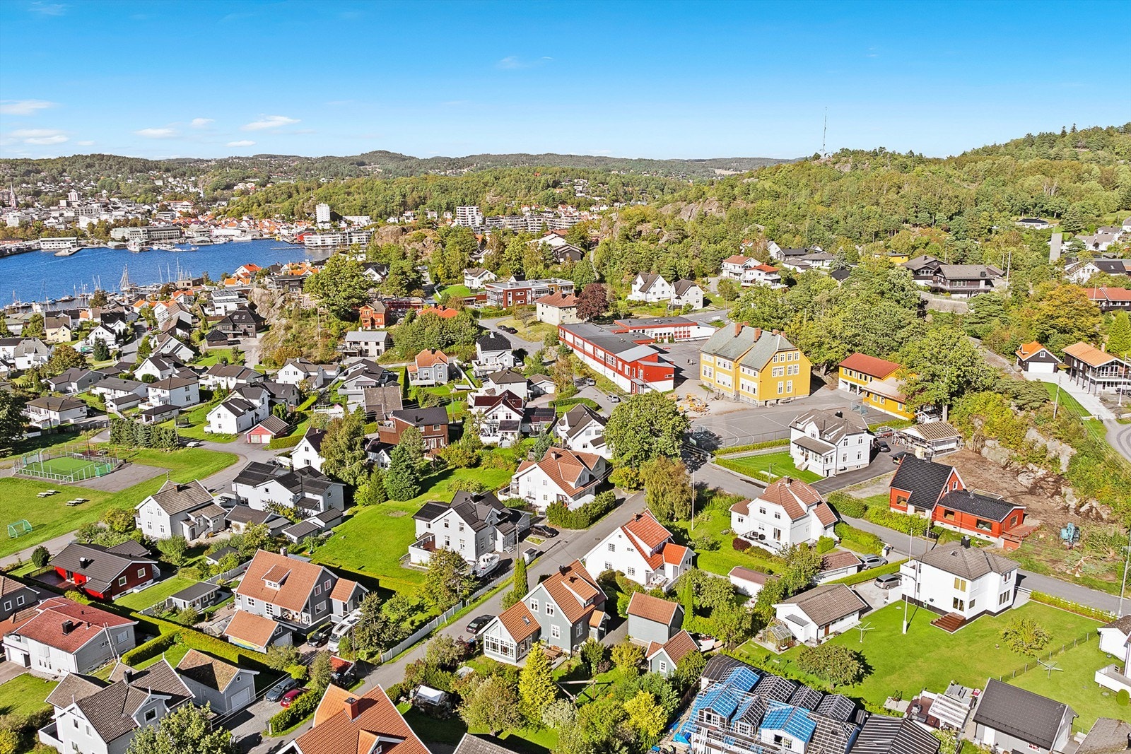 Kort vei til skolen og flere lekeplasser Galleribilde