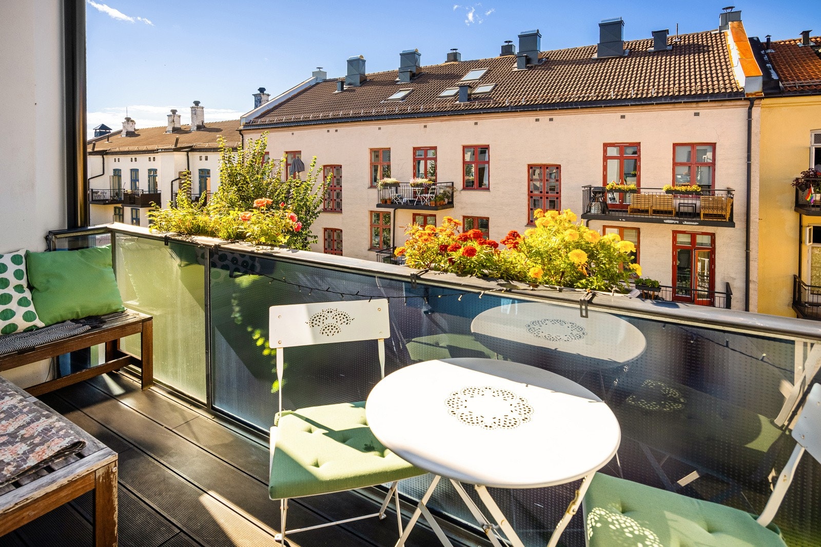 - Nydelig, vestvendt og solrik balkong på 4 m² - Galleribilde