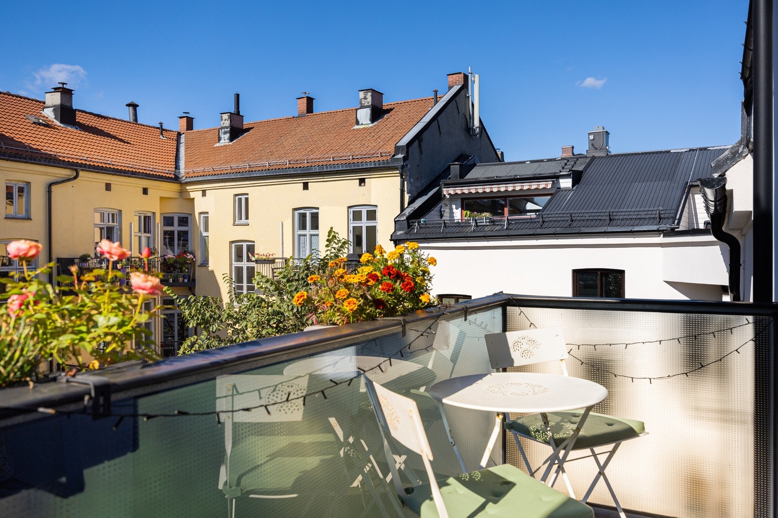 -Plass til sittegruppe, grill og beplantning - Galleribilde
