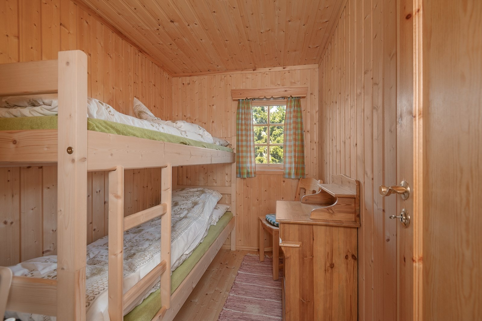 Soverom med køyeseng. Galleribilde