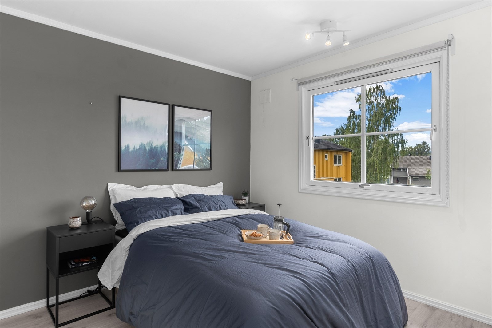 Soverommet er på hele 9 m² og vender mot et rolig område. Galleribilde