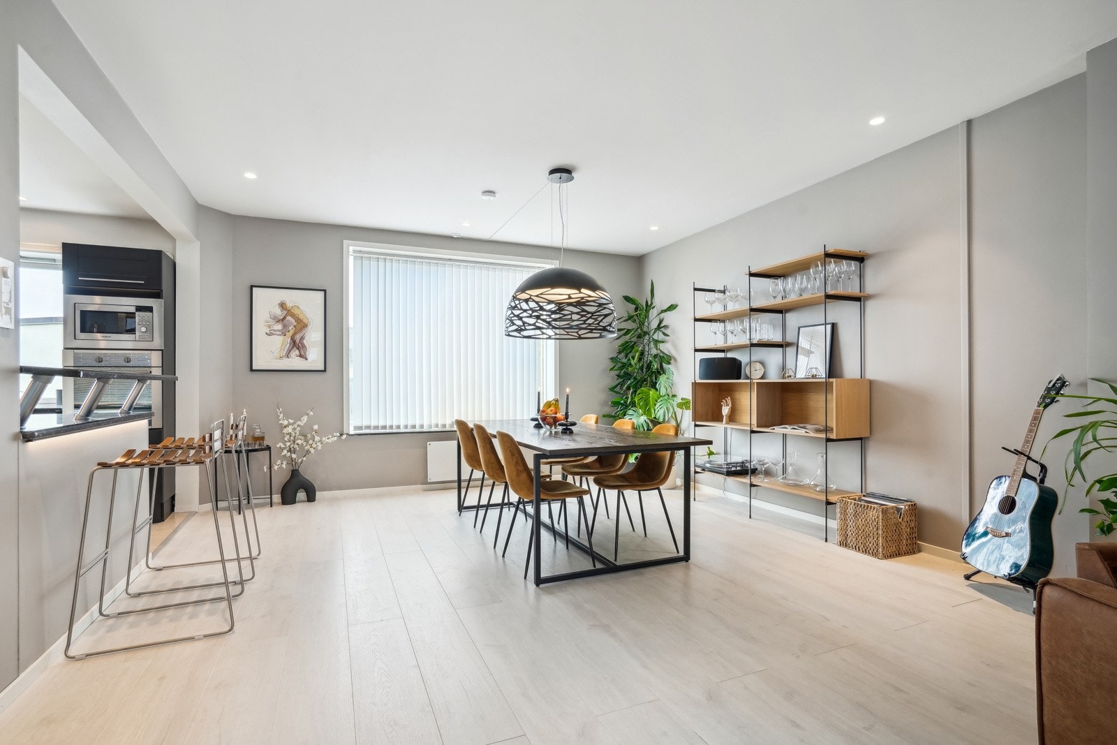 EIE eiendomsmegling v/ Knut Øyvind Grytten presenterer Parkgata 2A! En lekker selveierleilighet med en attraktiv beliggenhet i sentrum. Galleribilde