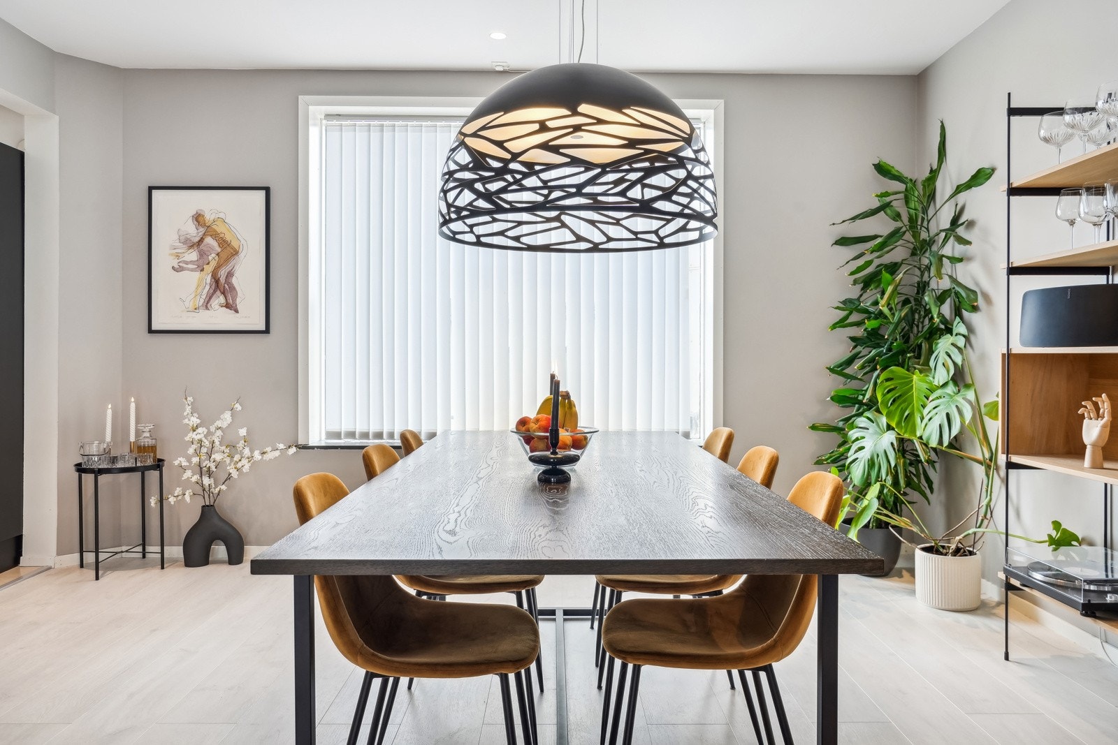 Spisegruppe i stuen. Galleribilde