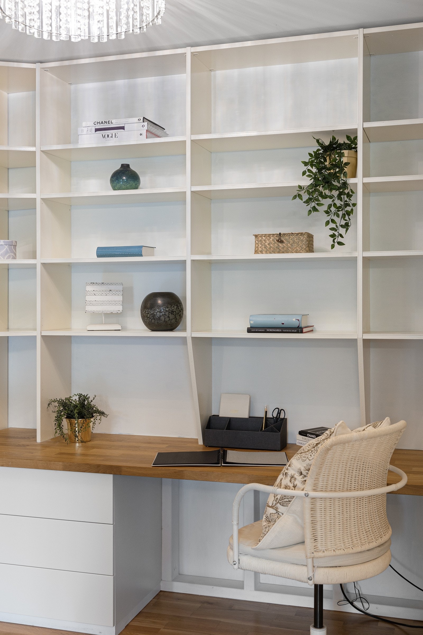 Leiligheten har en romslig og praktisk planløsning med god og behagelig romfølelse i store rom. Galleribilde