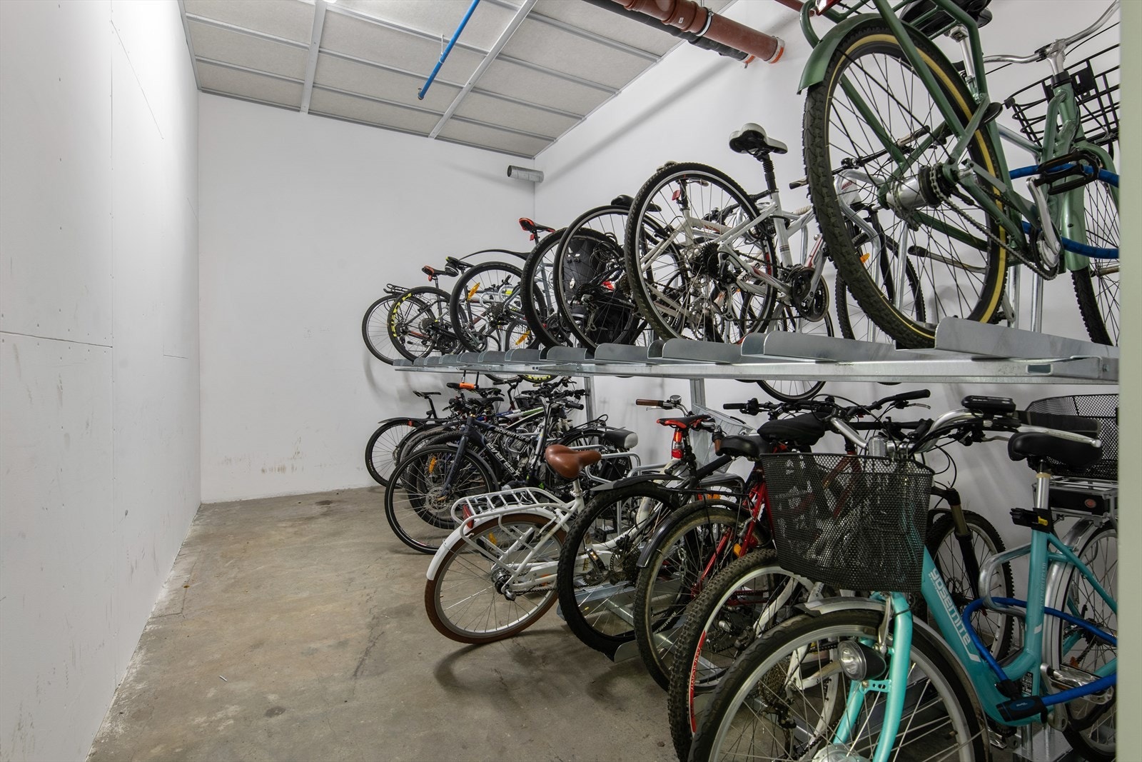 Felles sykkelparkering Galleribilde