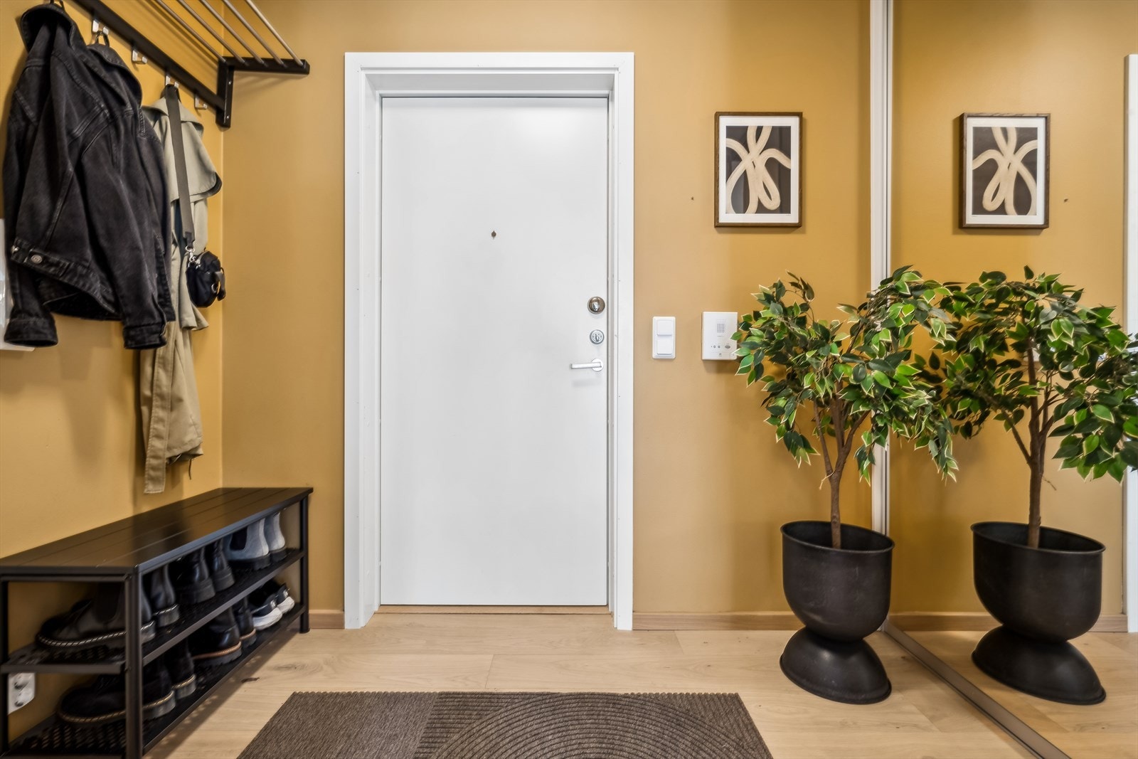 Velkommen inn i en moderne leilighet fra 2019. Galleribilde