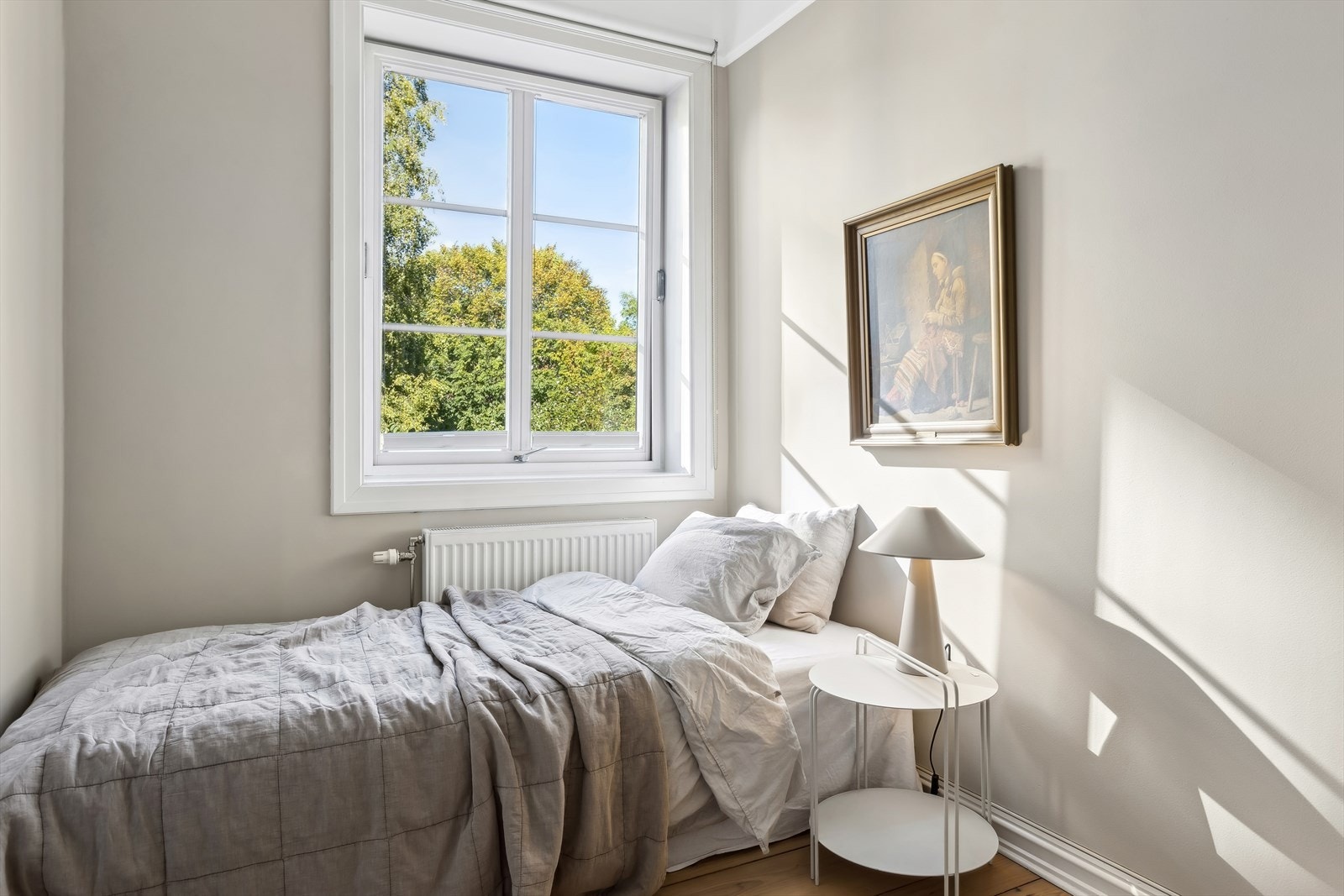 Soverom 2 har plass til seng og garderobeskap. Galleribilde