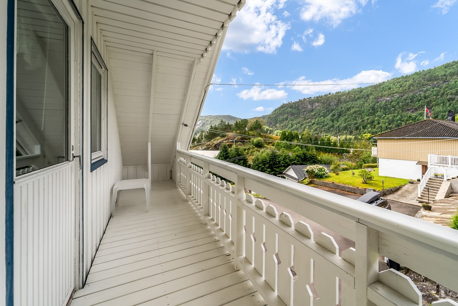 Balkong på loft - mot vest. Galleribilde