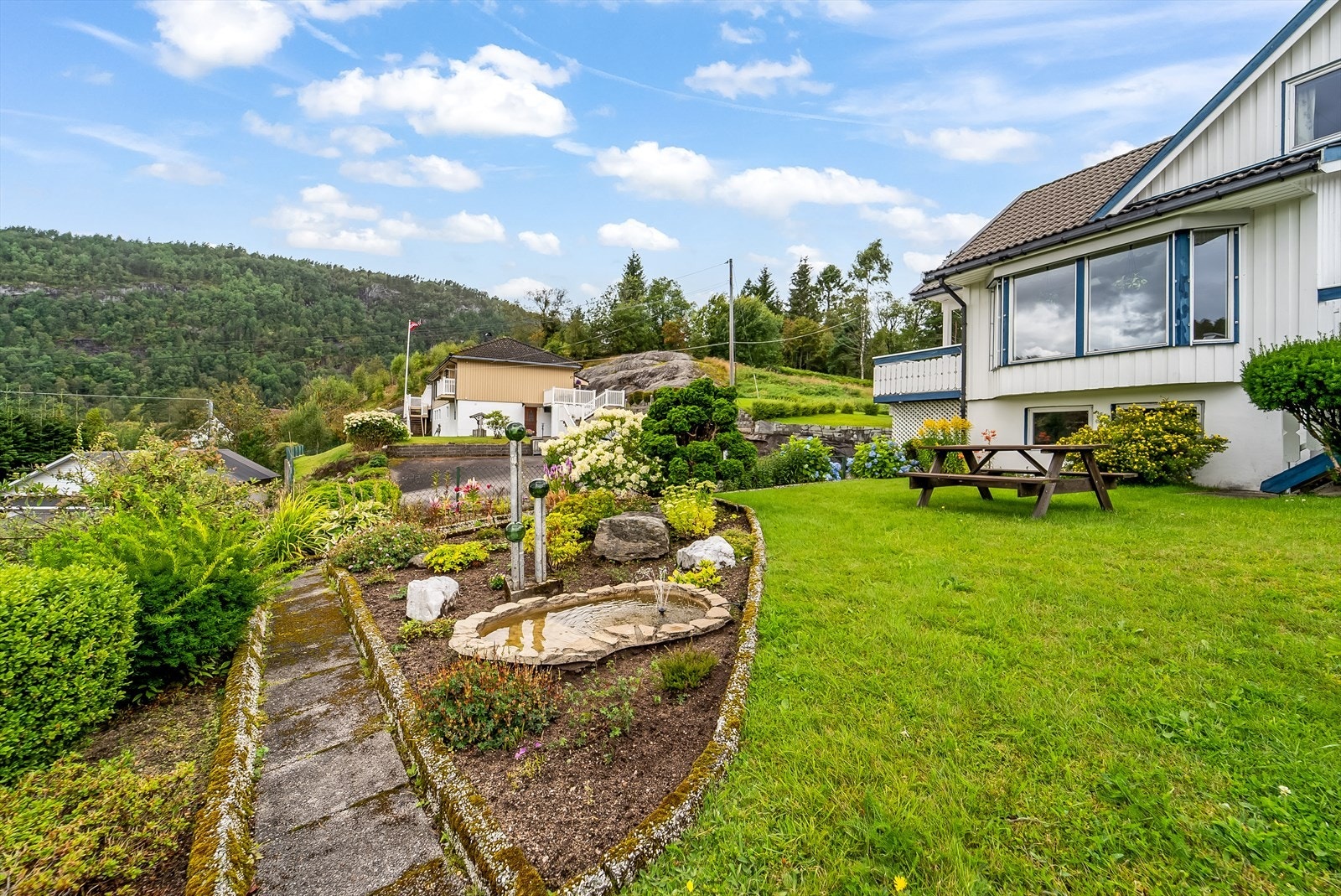 Pent opparbeidet hage Galleribilde