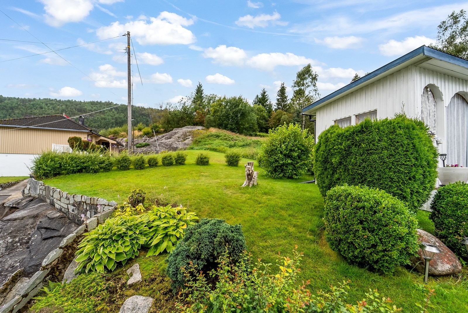 Del av tomt mot nabogrense Galleribilde