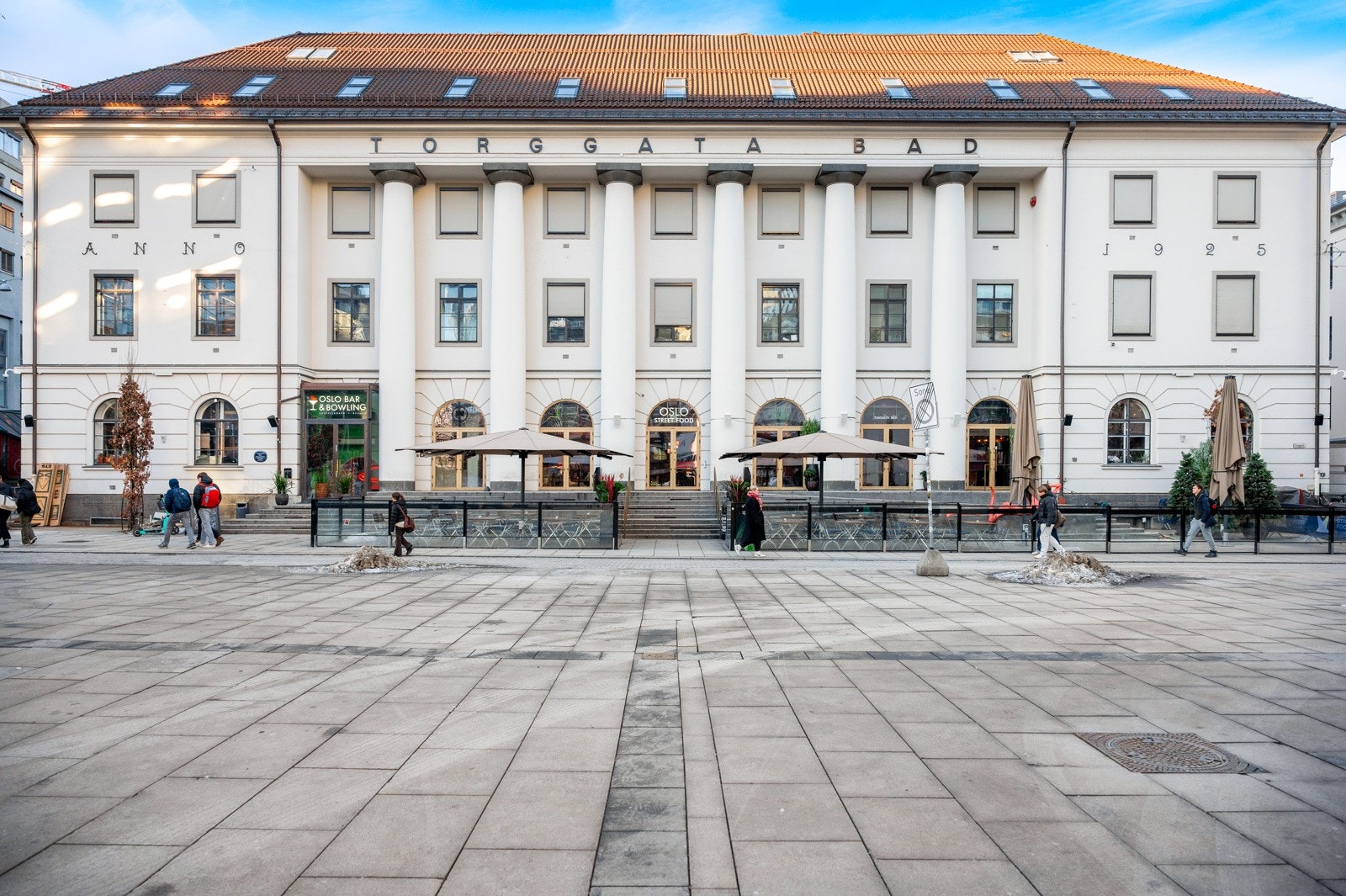 Det er gangavstand til et bredt utvalg av servicetilbud og serveringssteder. Torggata Bad med Oslo Streetfood og Oslo Bar & Bowling. Galleribilde