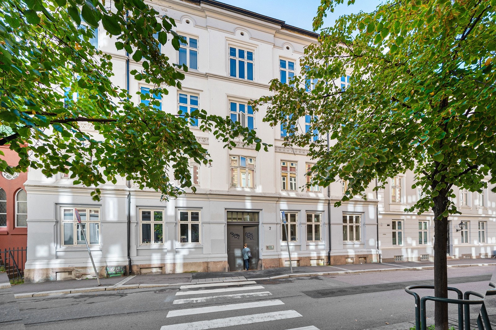 Klassisk 3-roms bygårdsleilighet med sentral beliggenhet på St.Hanshaugen/Fredensborg. Galleribilde