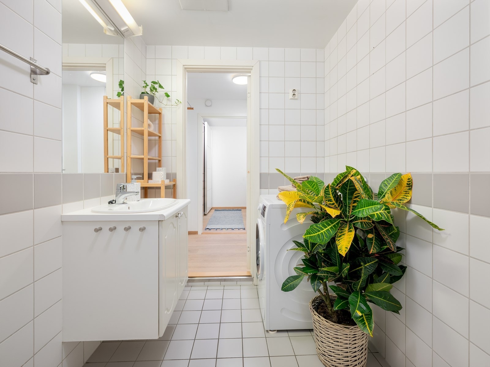 - I gulvet er det lagt varmekabler og varmtvann er inkludert i felleskostnadene - Galleribilde