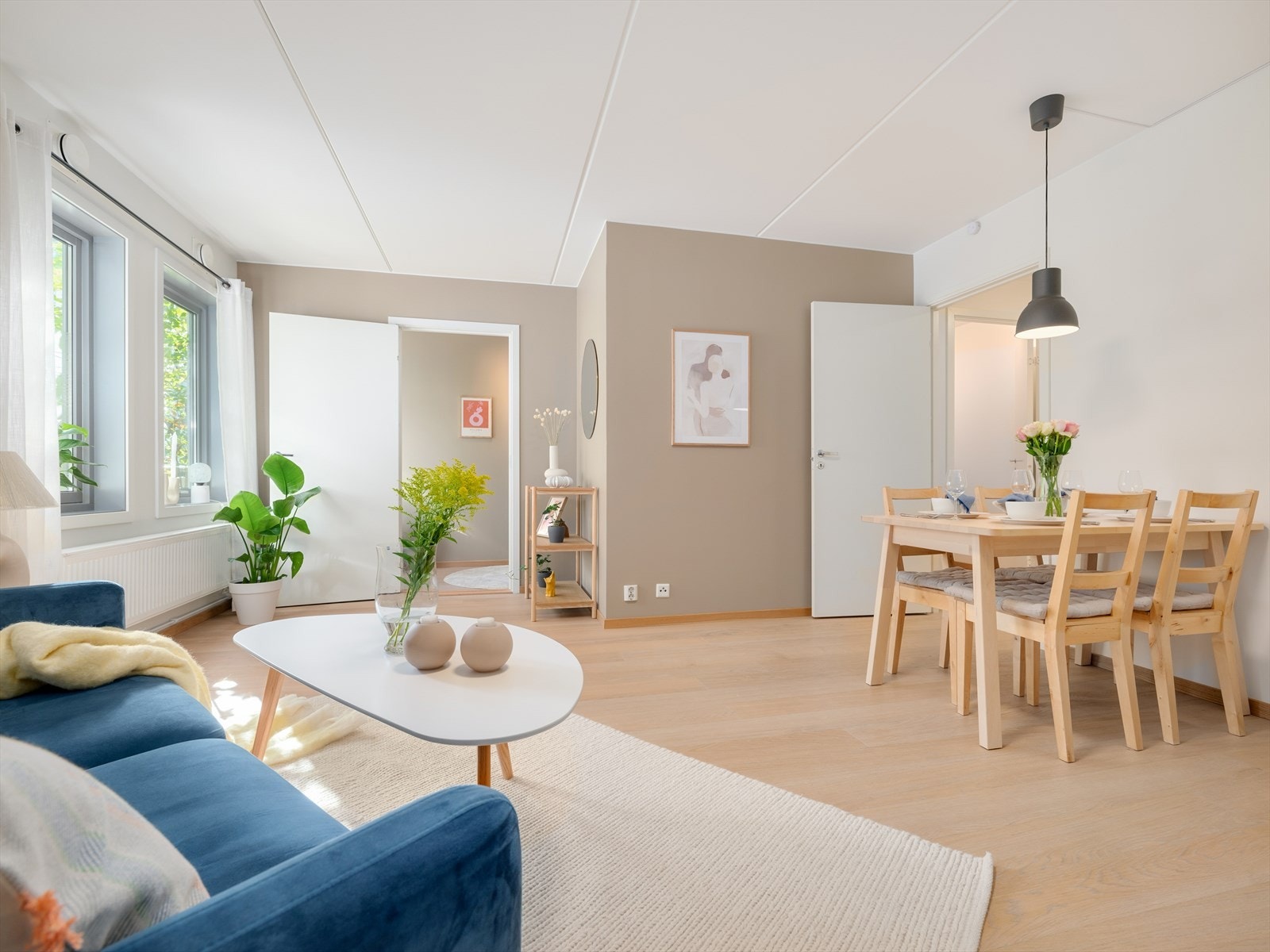 - Fjernvarme, varmtvann, TV og drift er inkludert i de lave felleskostnadene på kr. 1.883,- - Galleribilde