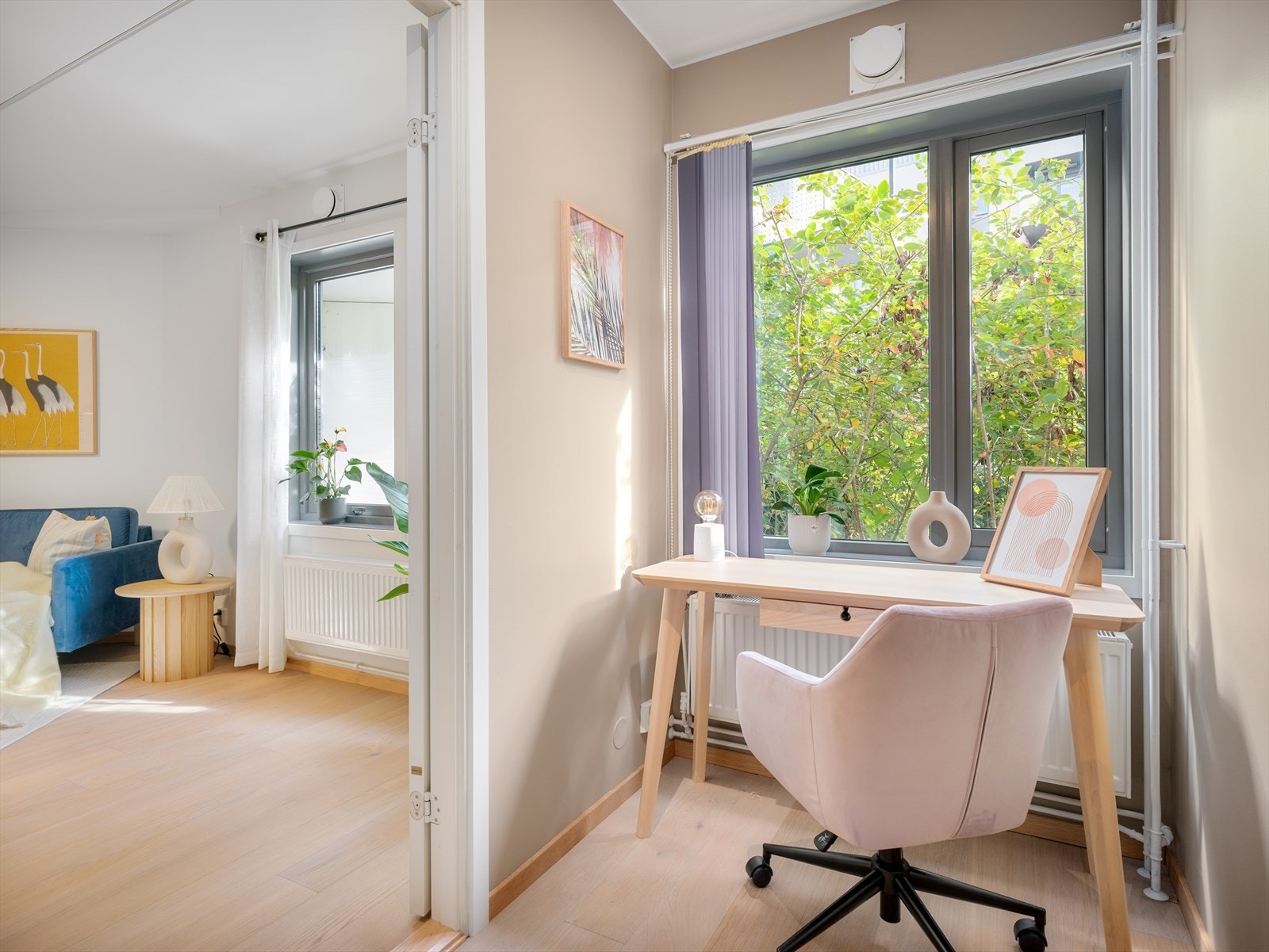 - Hele boligen vender mot den skjermede og rolige bakgården - Galleribilde