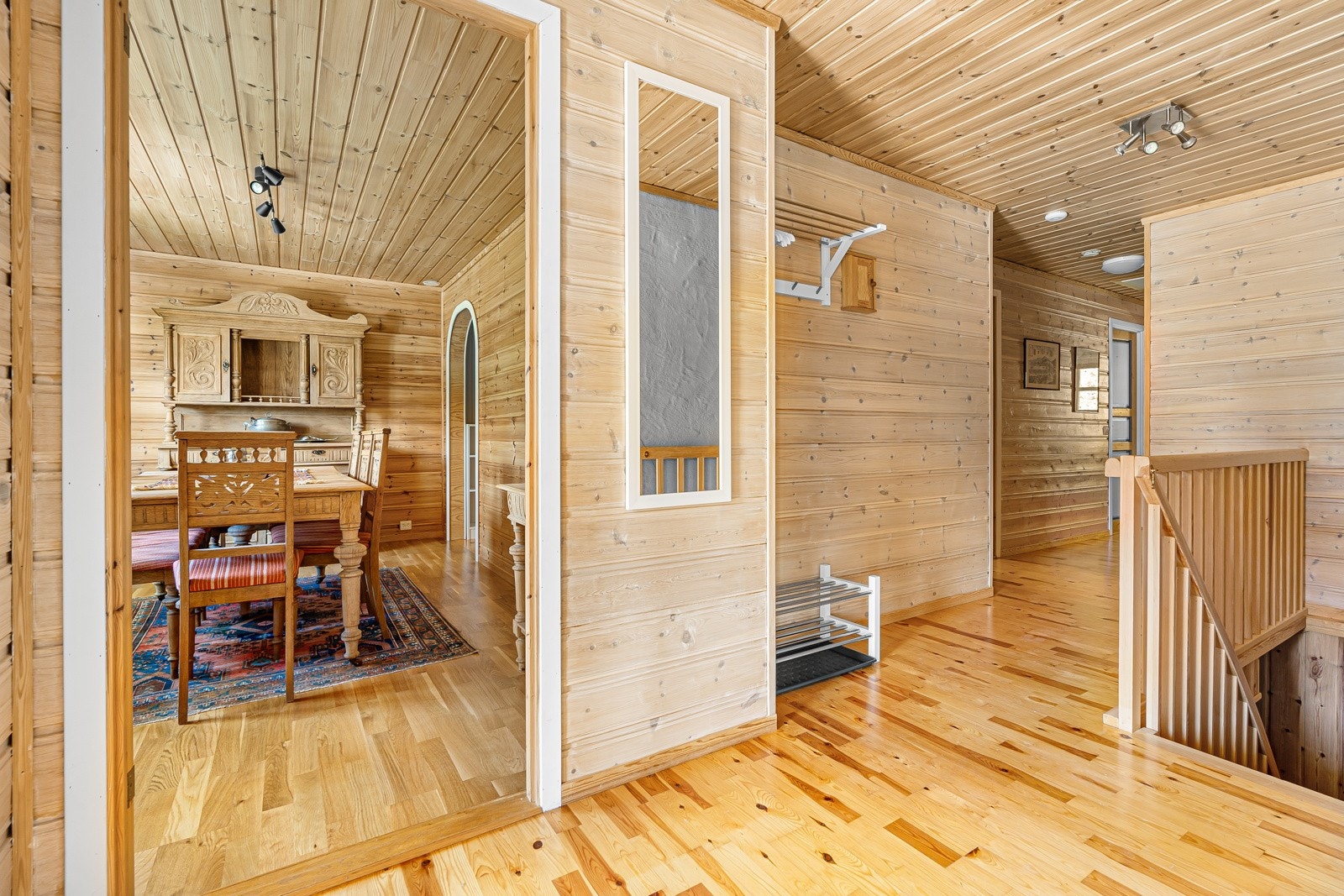 Fra entre/gang mot spisestue Galleribilde