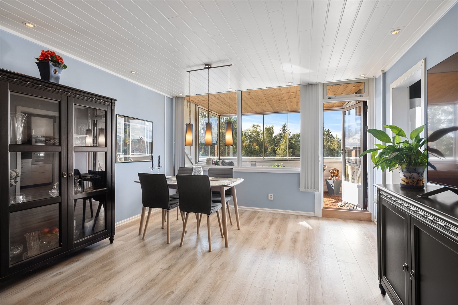 Gjennomgående leilighet med meget gode sol- og lysforhold Galleribilde