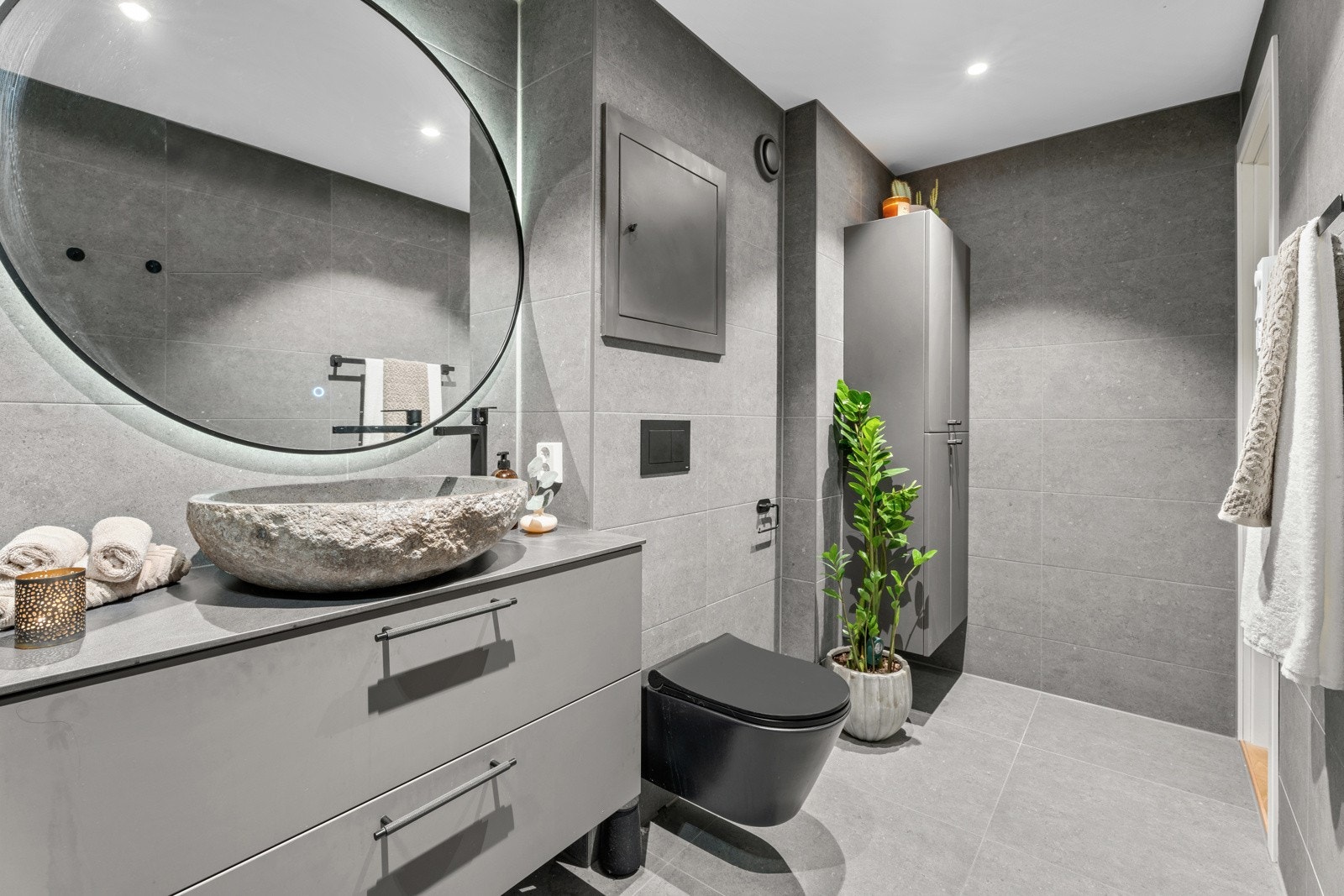 Badet er utstyrt med varmekabler. Galleribilde