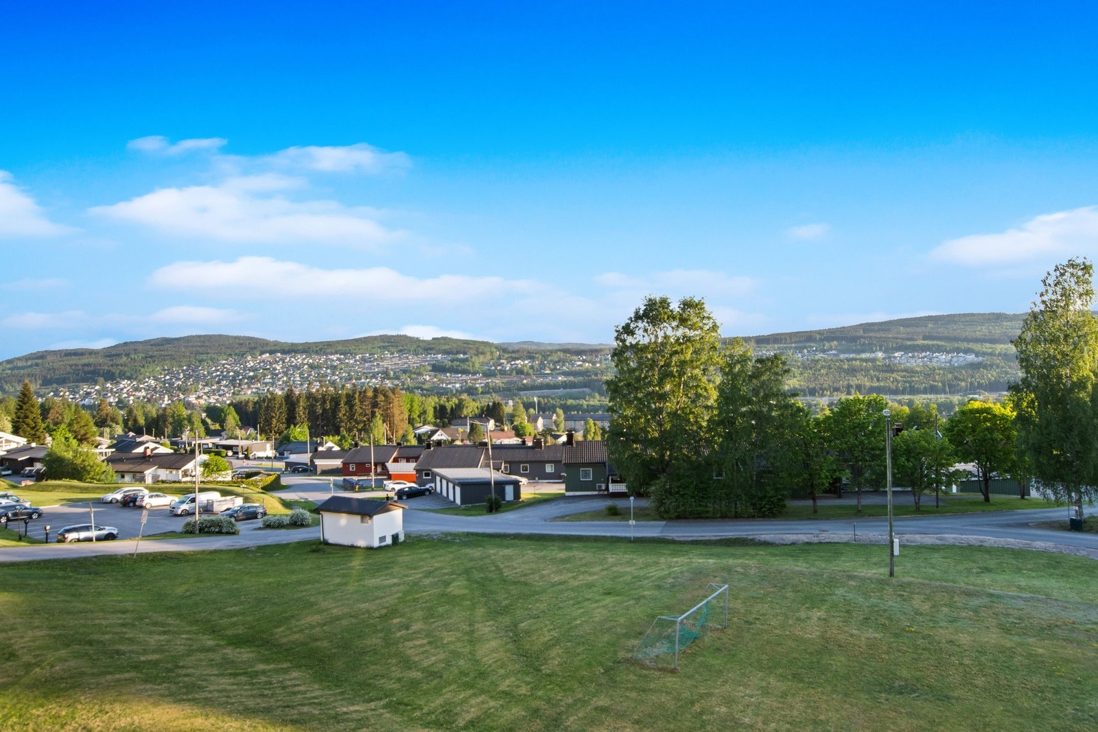 Upåklagelig utsikt fra verandaen med flotte solforhold hele dagen. Galleribilde