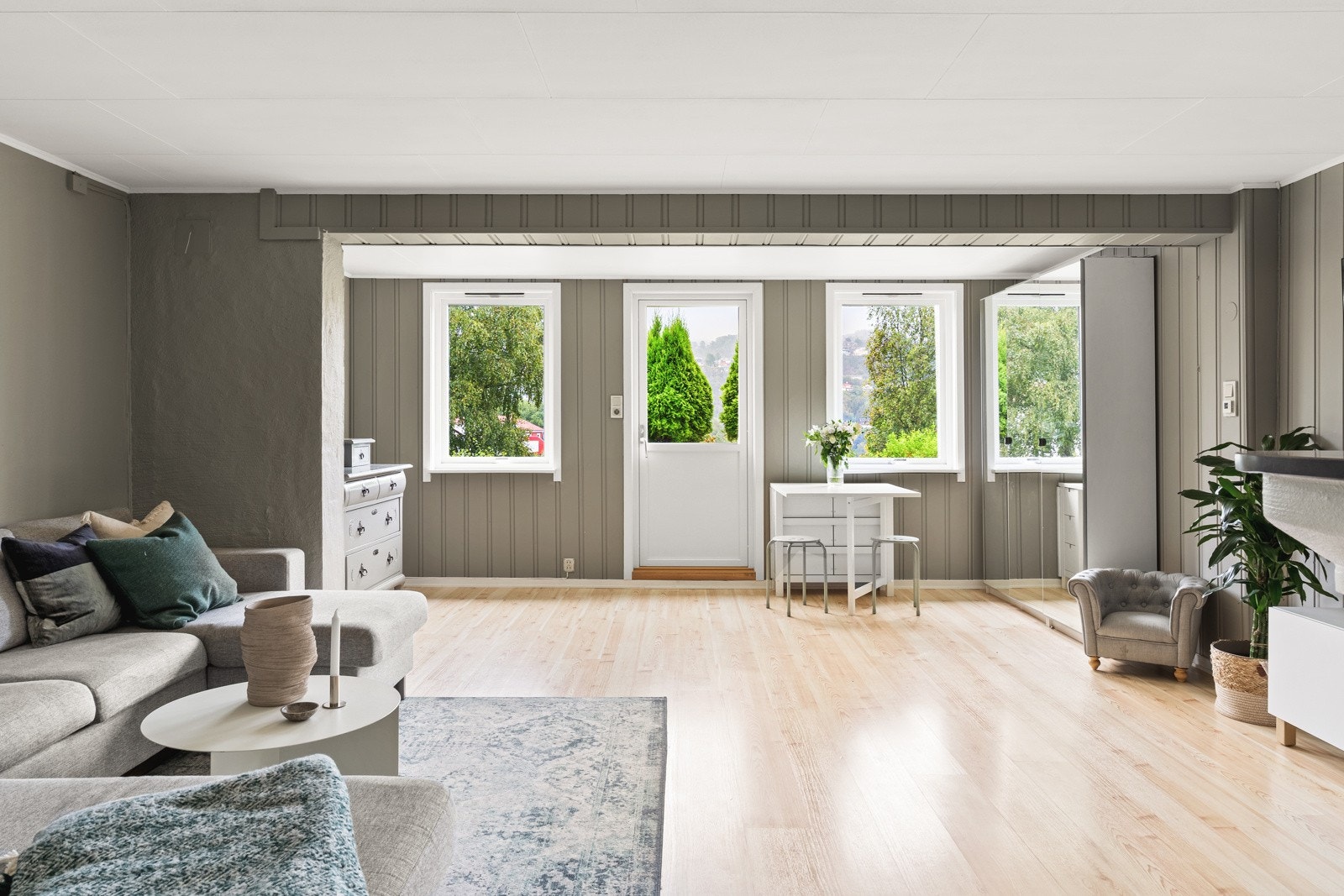 Kjellerstuen er på 29,1 kvm og kan enkelt innredes med den berømte sofasonen. Galleribilde