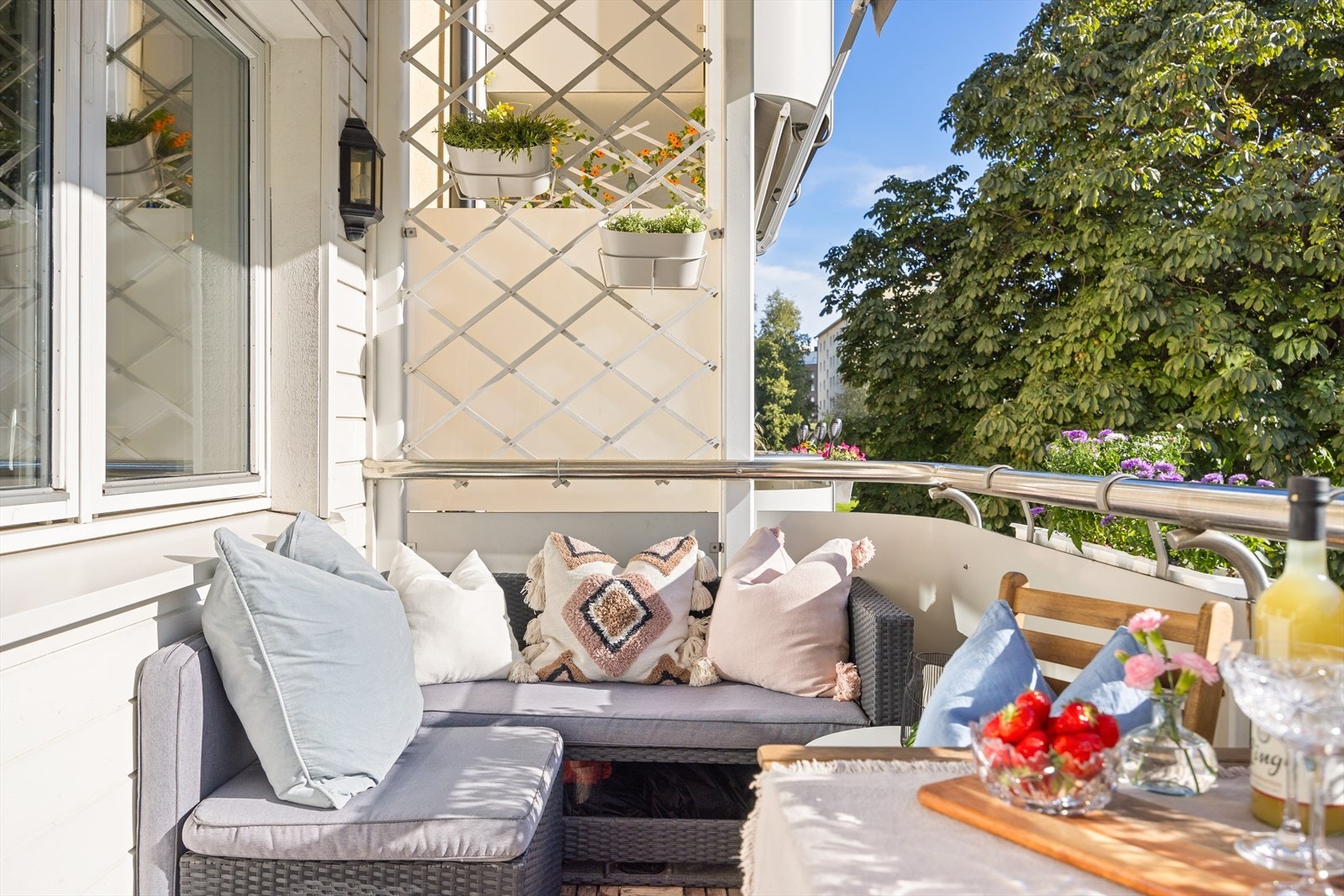 Her kan du enkelt innrede med utemøbler, beplantning og gass-/elektrisk grill. Galleribilde