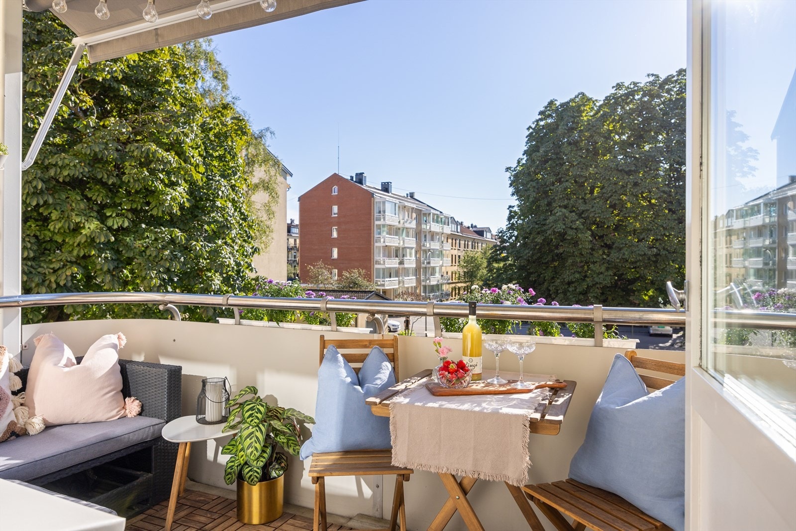 Leiligheten byr på en herlig sydvestvendt balkong på ca. 6 m² med gode solforhold. Galleribilde