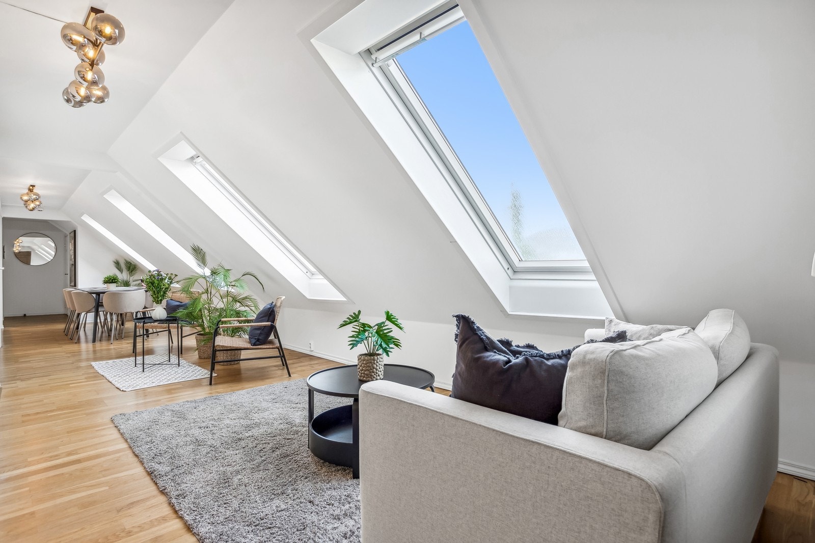 Stue og kjøkken ligger i åpen løsning. Galleribilde