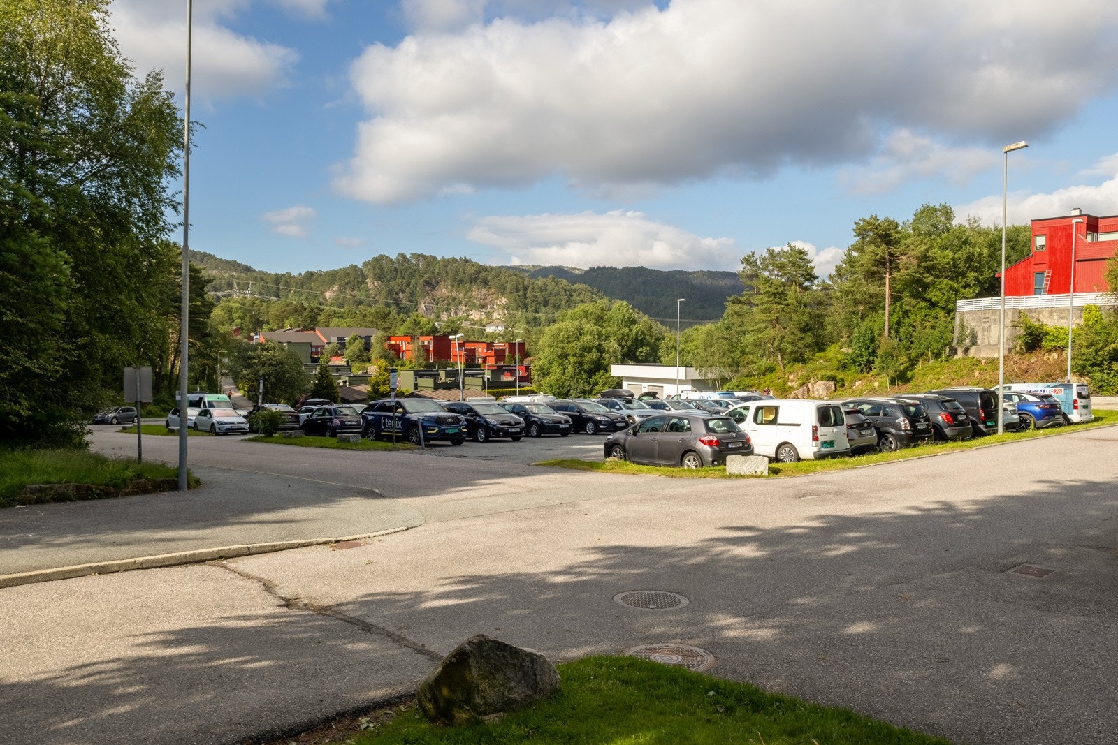 Gode parkeringsmuligheter for gjester. Galleribilde