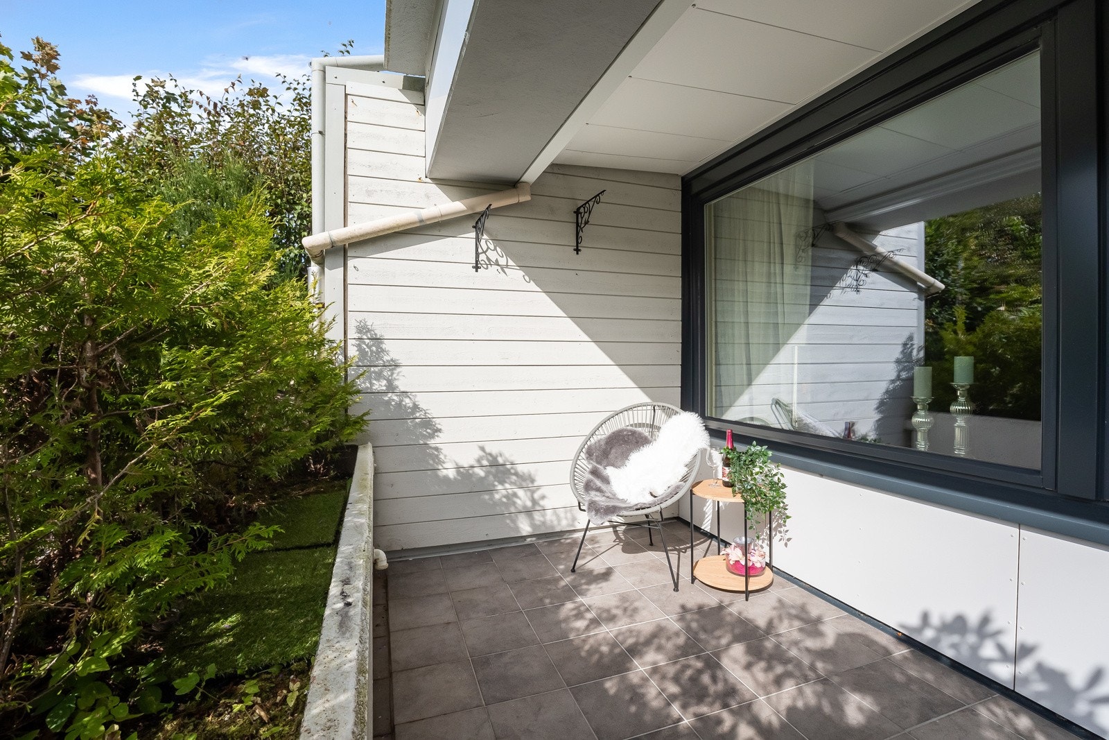 Usjenert til på bakkeplan med solide solforhold! Galleribilde