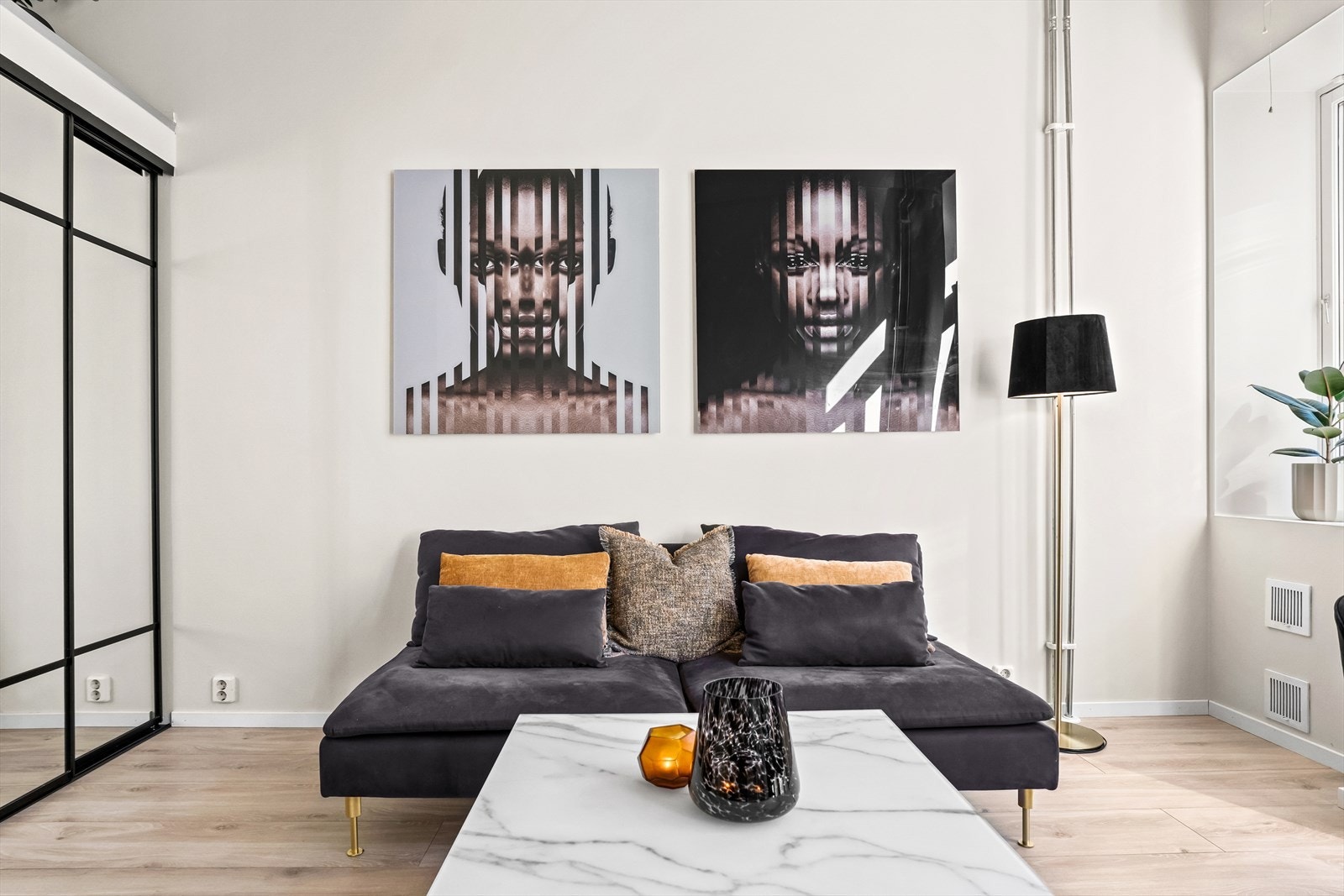 God plass til sittegruppe. Galleribilde