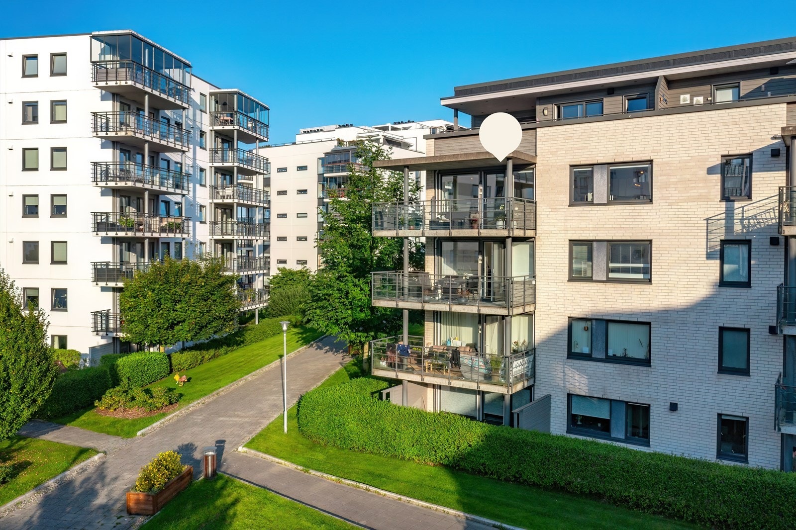 Leiligheten har en optimal beliggenhet i bygget, på hjørnet i 4. etasje Galleribilde