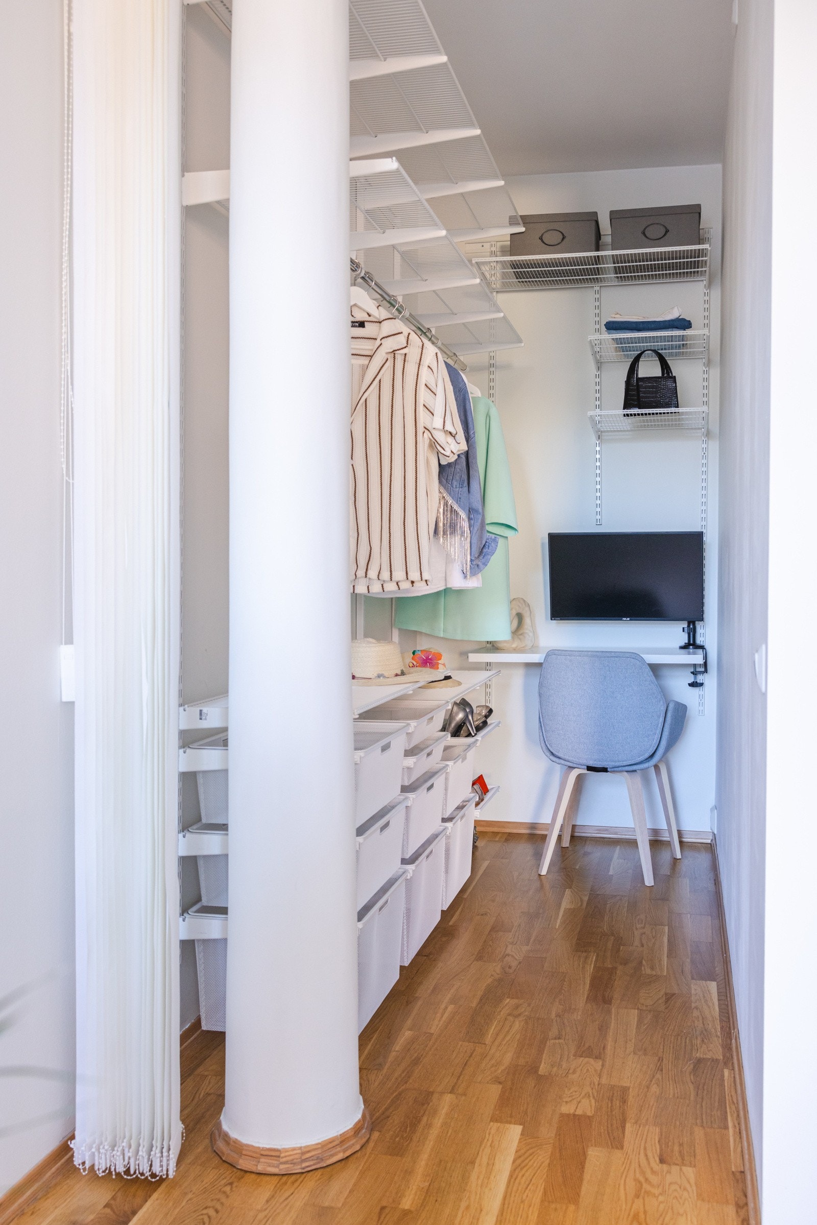 "Walk-in closet" med inngang fra allrom. Denne delen ble tidligere brukt som en sovealkove. Galleribilde