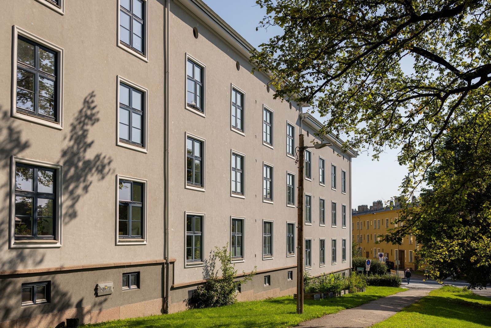 Leiligheten har en sentral beliggenhet øverst på Torshov med kort gangavstand til flere grønne parker. Galleribilde