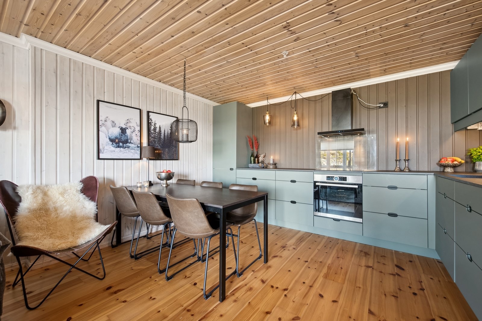 Perfekt for matlaging og oppbevaring med god plass til alt du trenger. Galleribilde