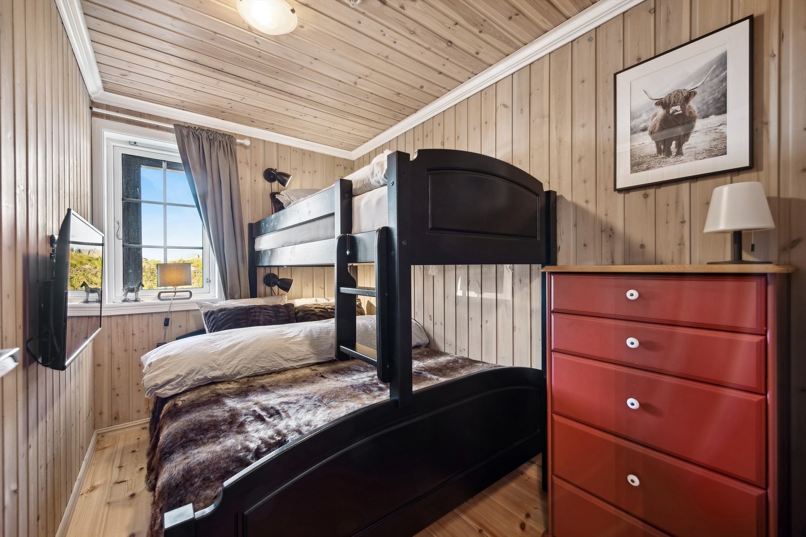 Leiligheten har to koselige soverom, som begge er innredet med komfortable senger. Galleribilde