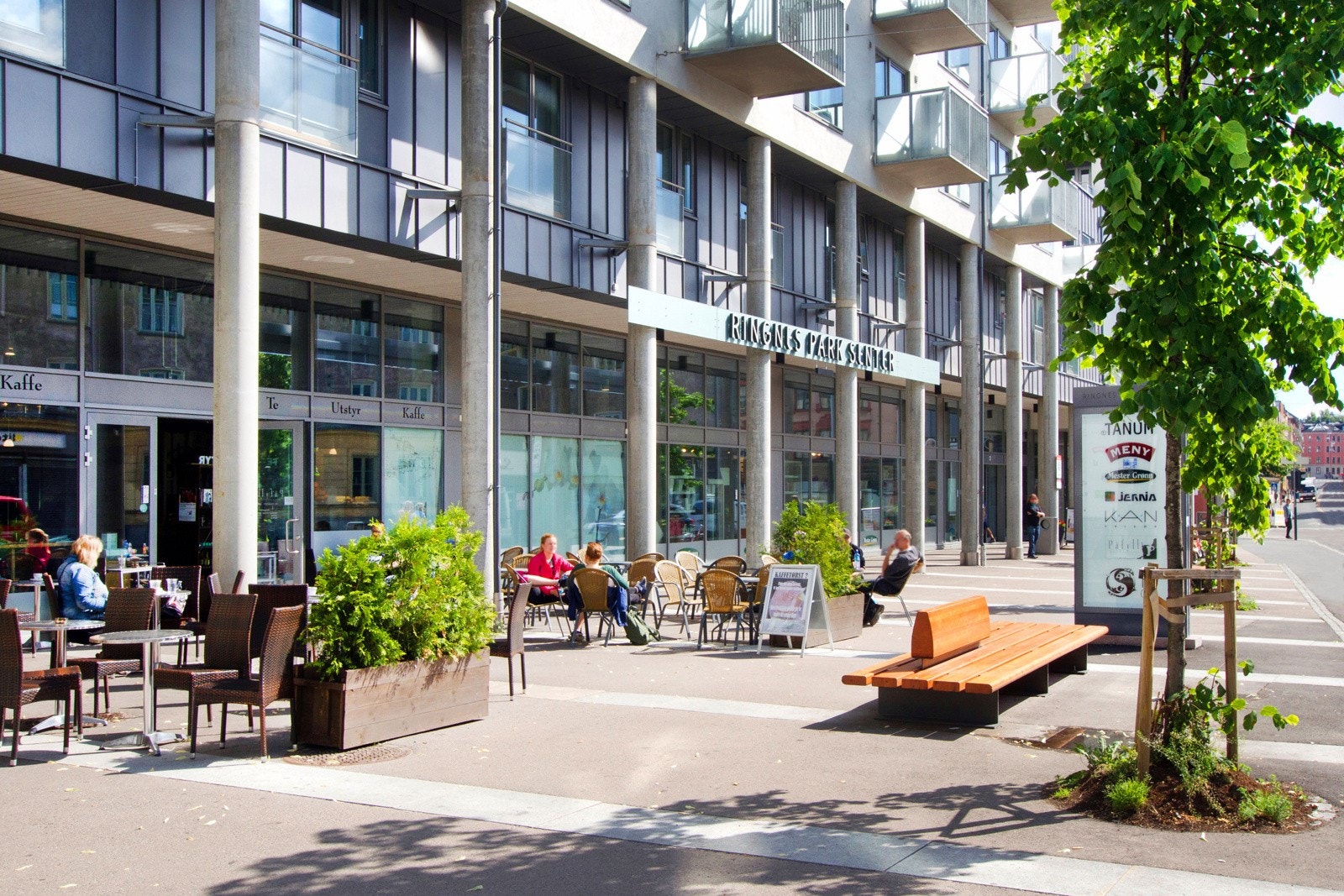 Gangavstand til Ringnes park med blant annet Meny, Apotek og Ringen Kino. Galleribilde
