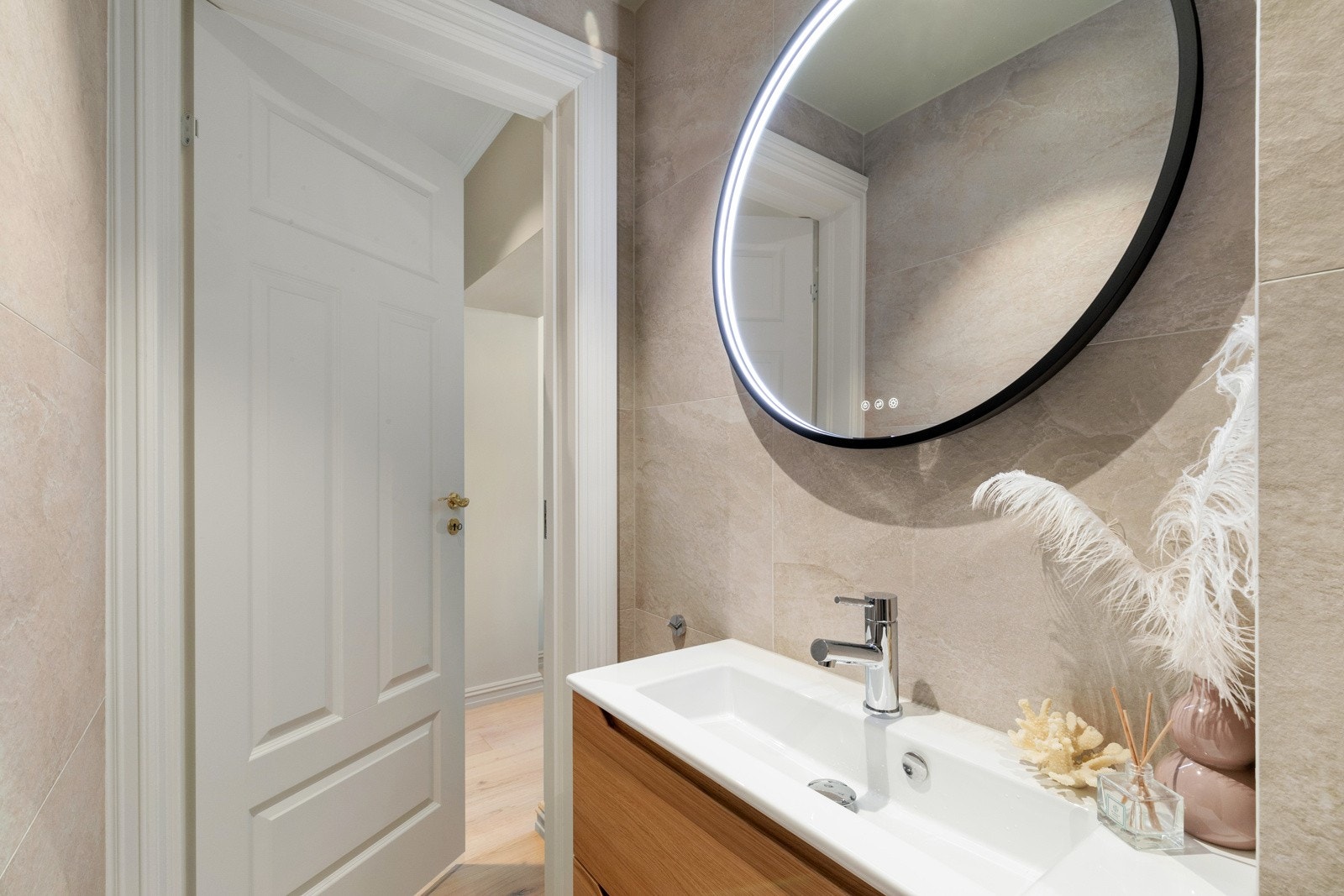 Baderommet ble i likhet med leiligheten totalrenovert i 2024. Galleribilde