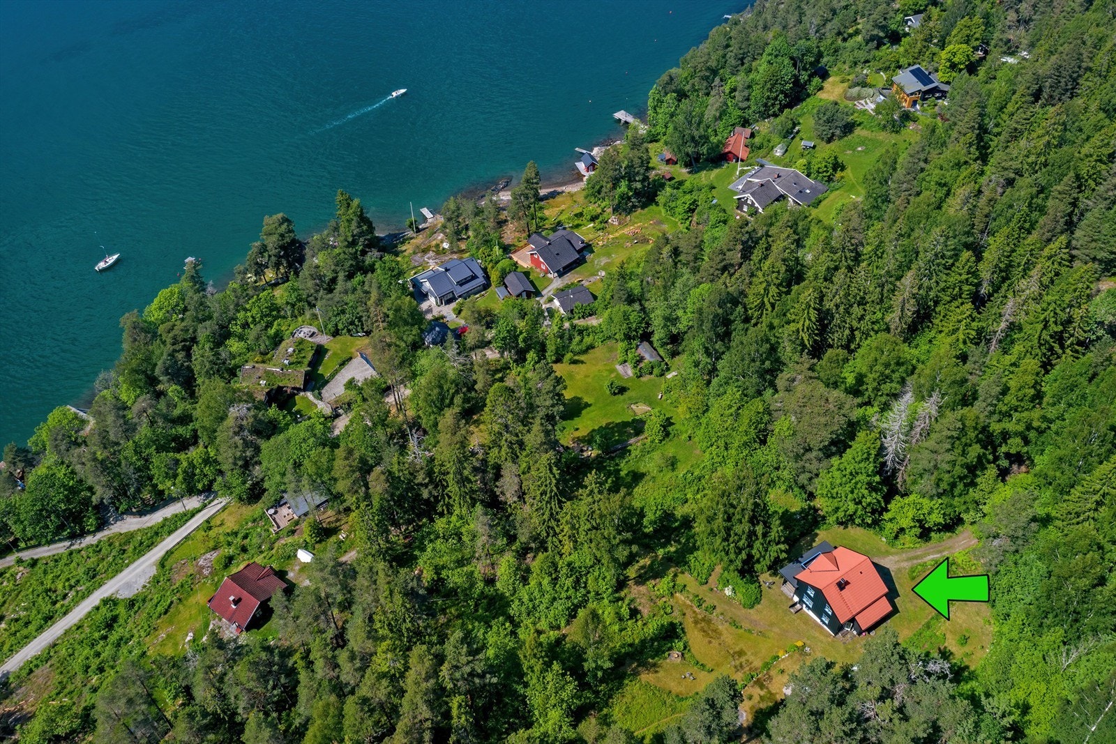 Høyt og fritt beliggende skjermet fra naboer Galleribilde